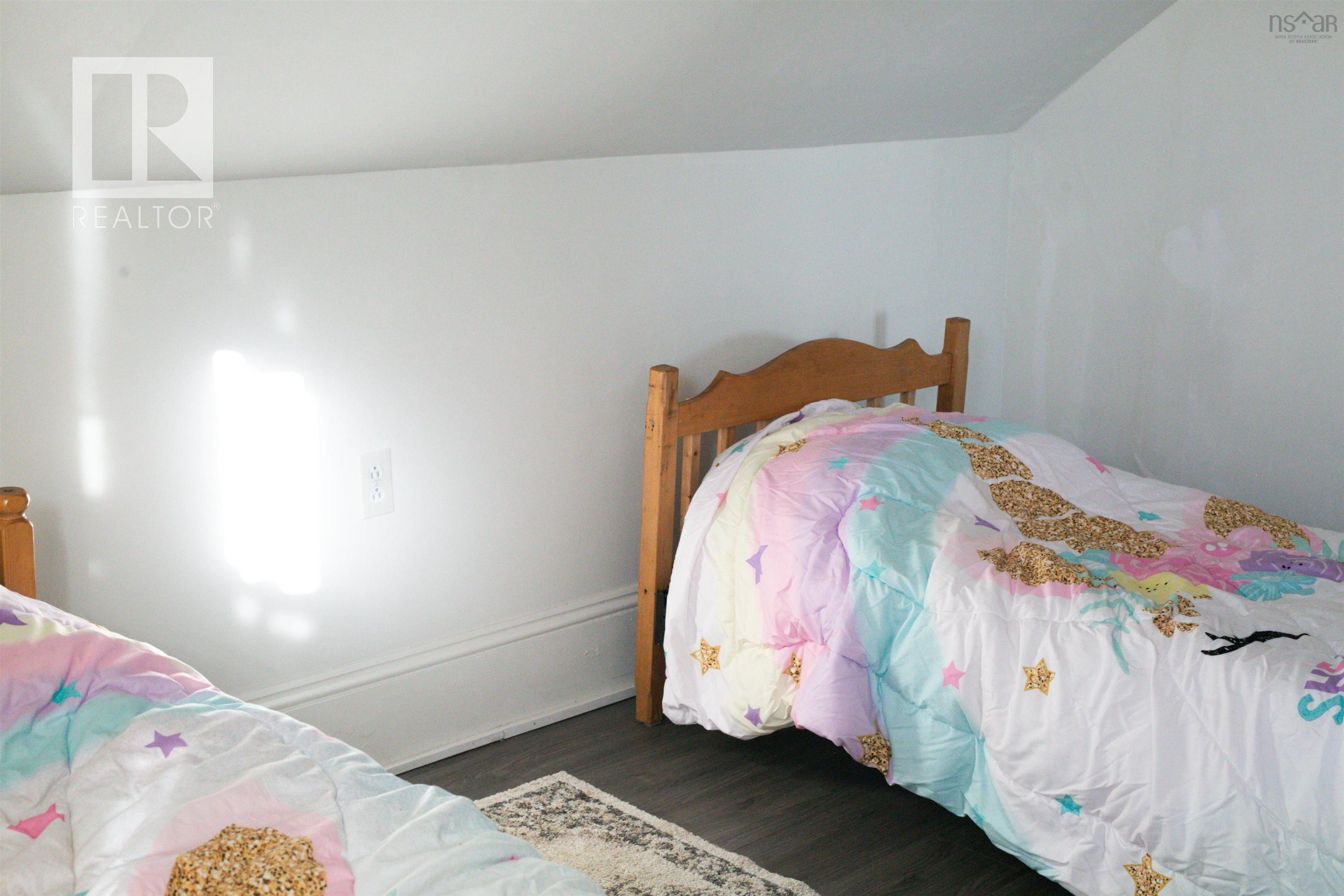 11 Harbourview Drive photo #25