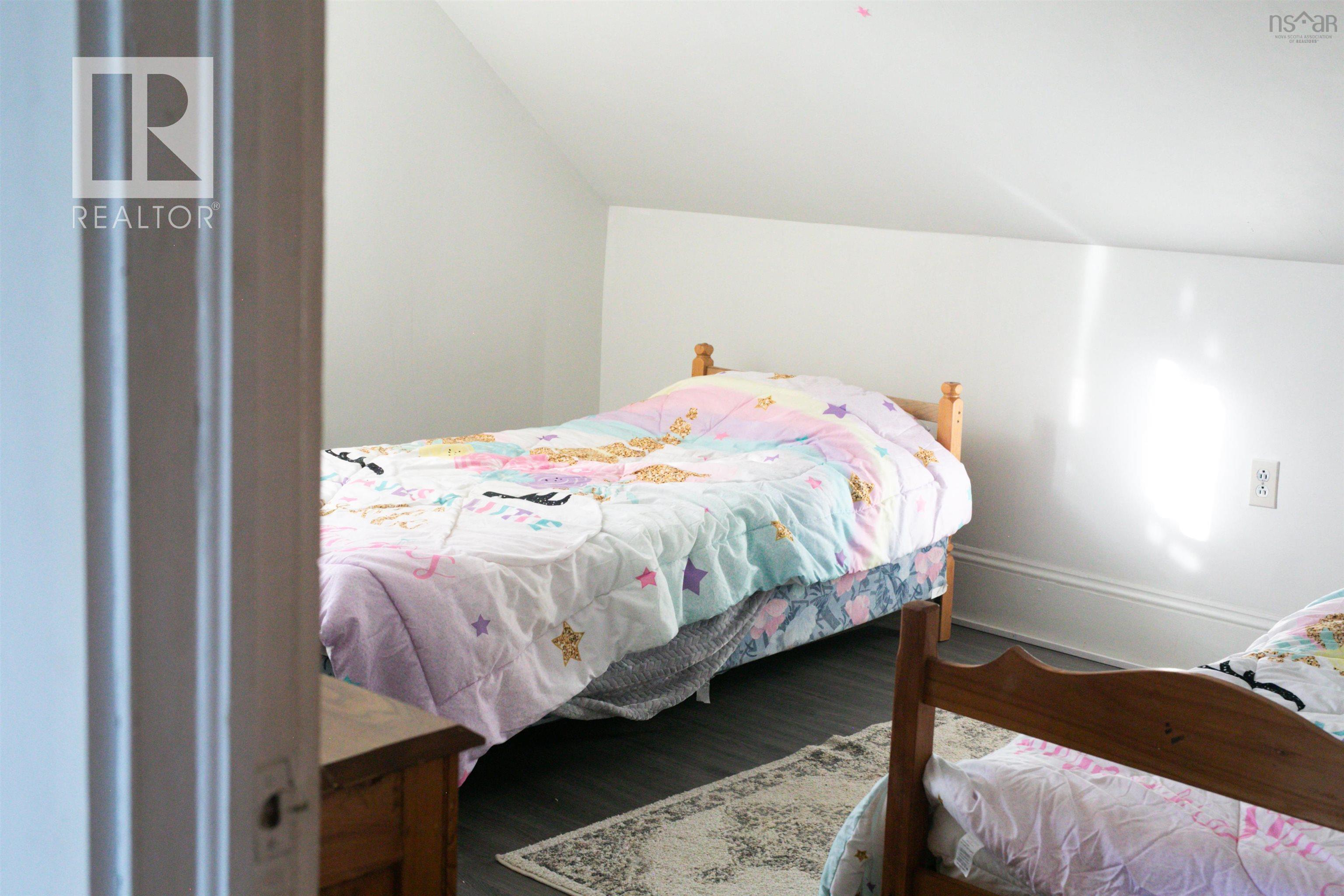 11 Harbourview Drive photo #26