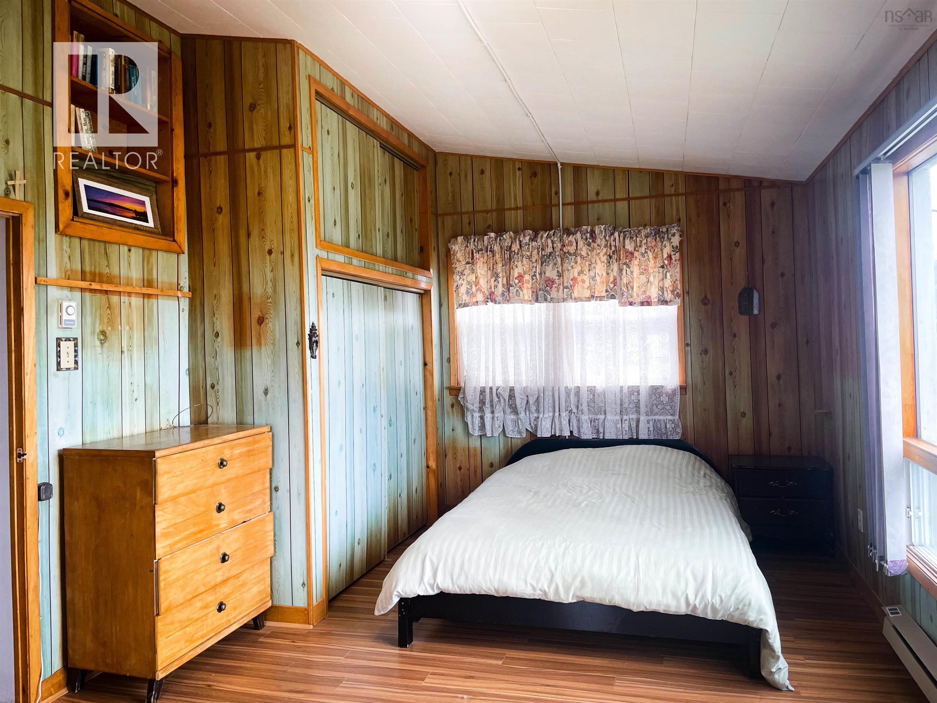 11 Harbourview Drive photo #30