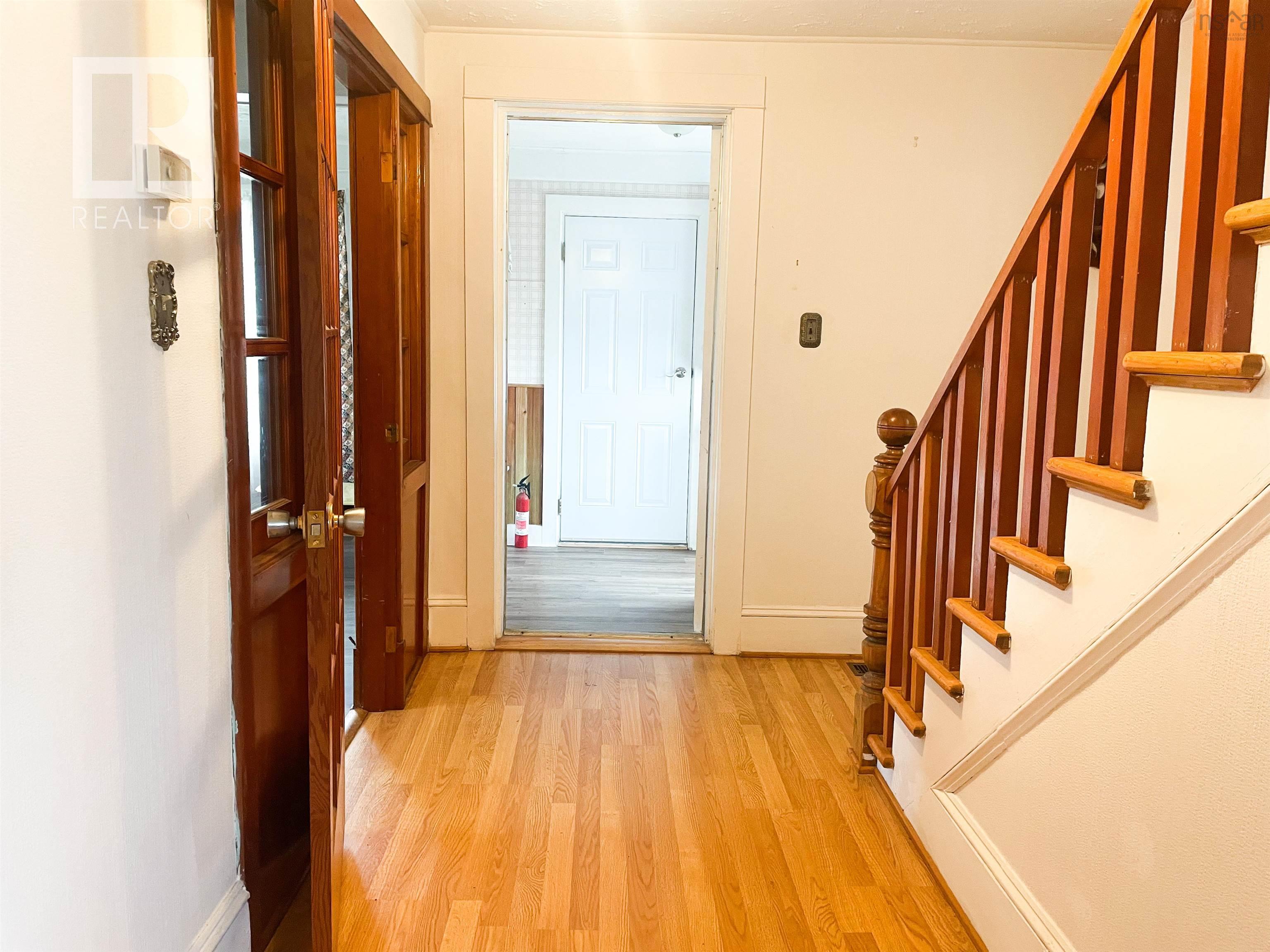 11 Harbourview Drive photo #4