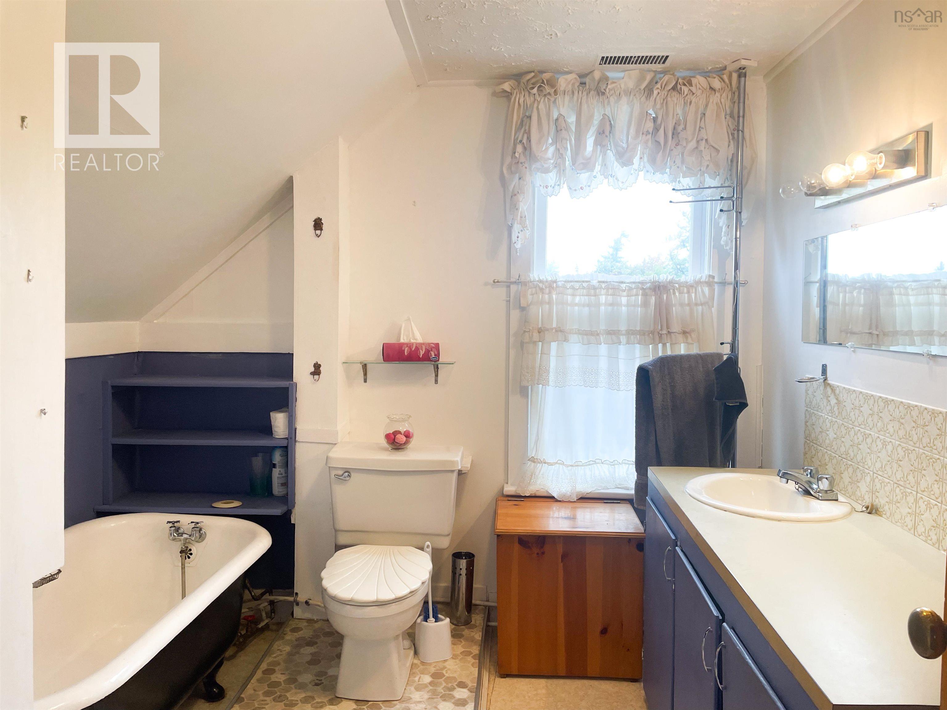 11 Harbourview Drive photo #34