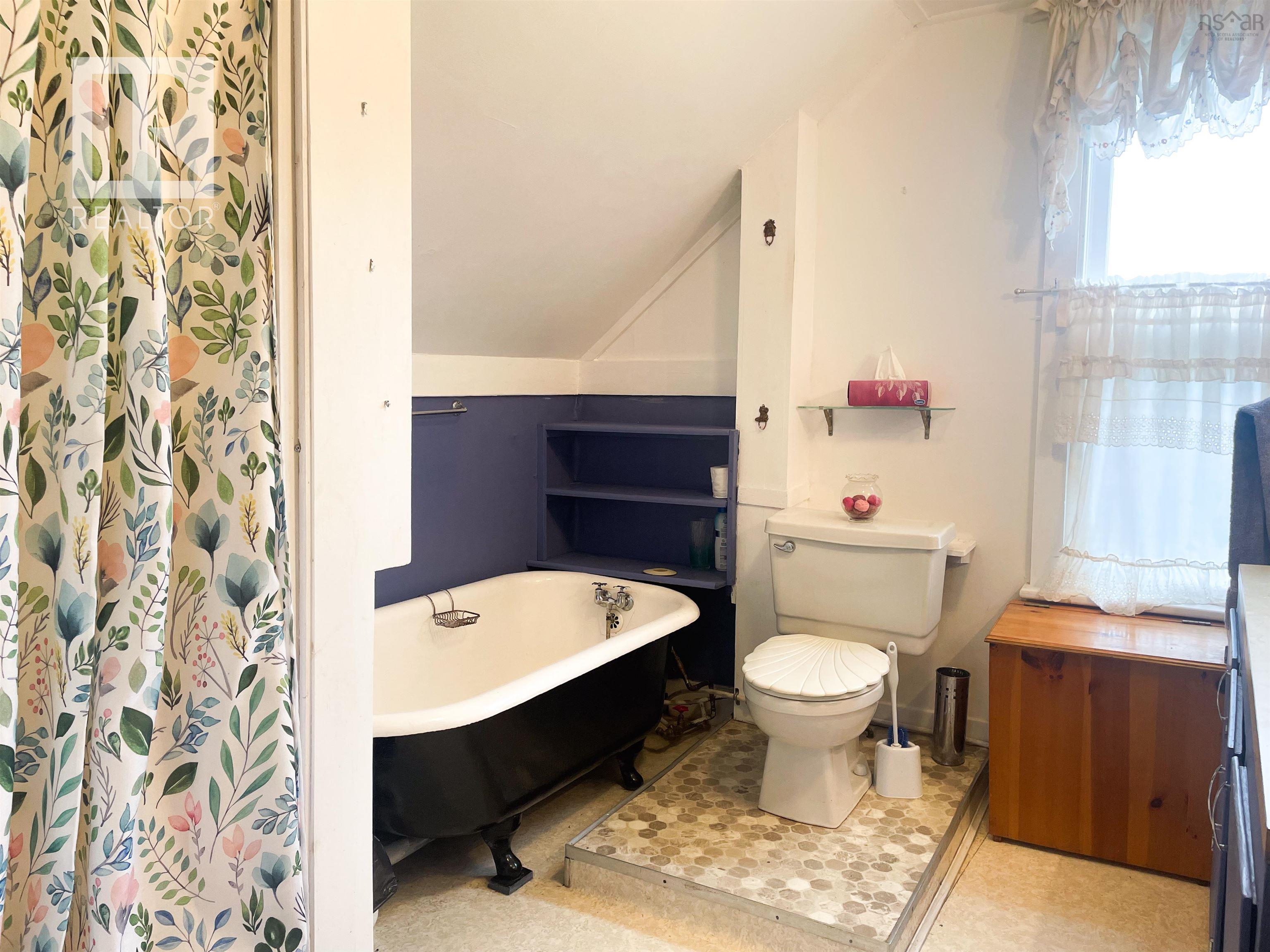 11 Harbourview Drive photo #35