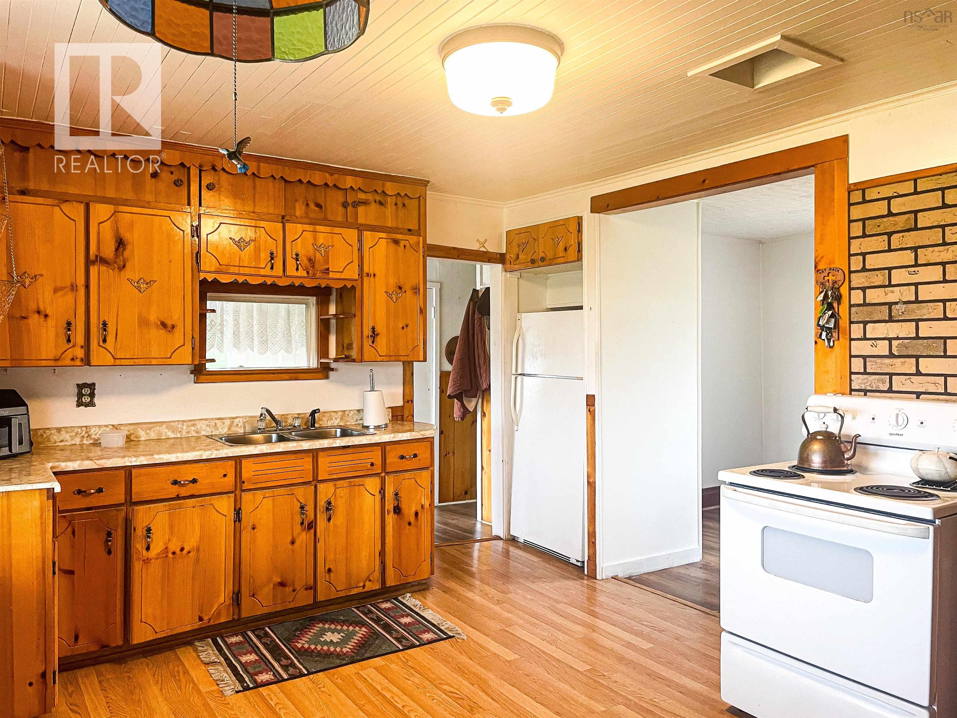 11 Harbourview Drive photo #8