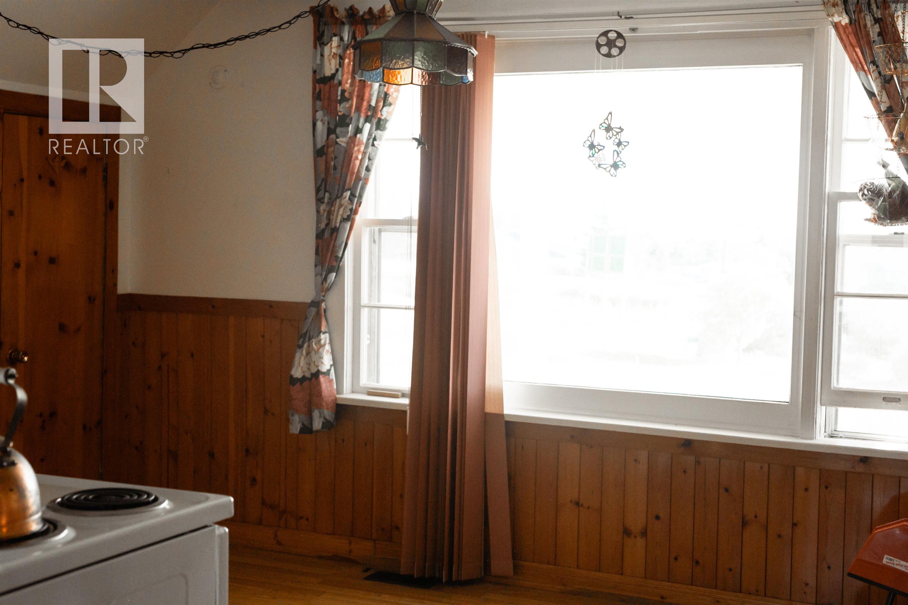 11 Harbourview Drive photo #9