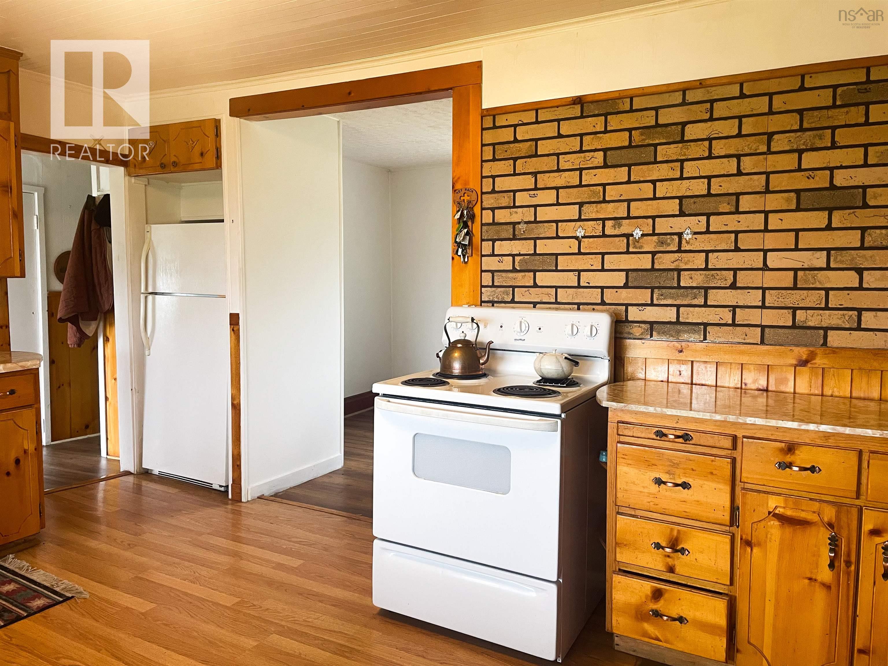 11 Harbourview Drive photo #10