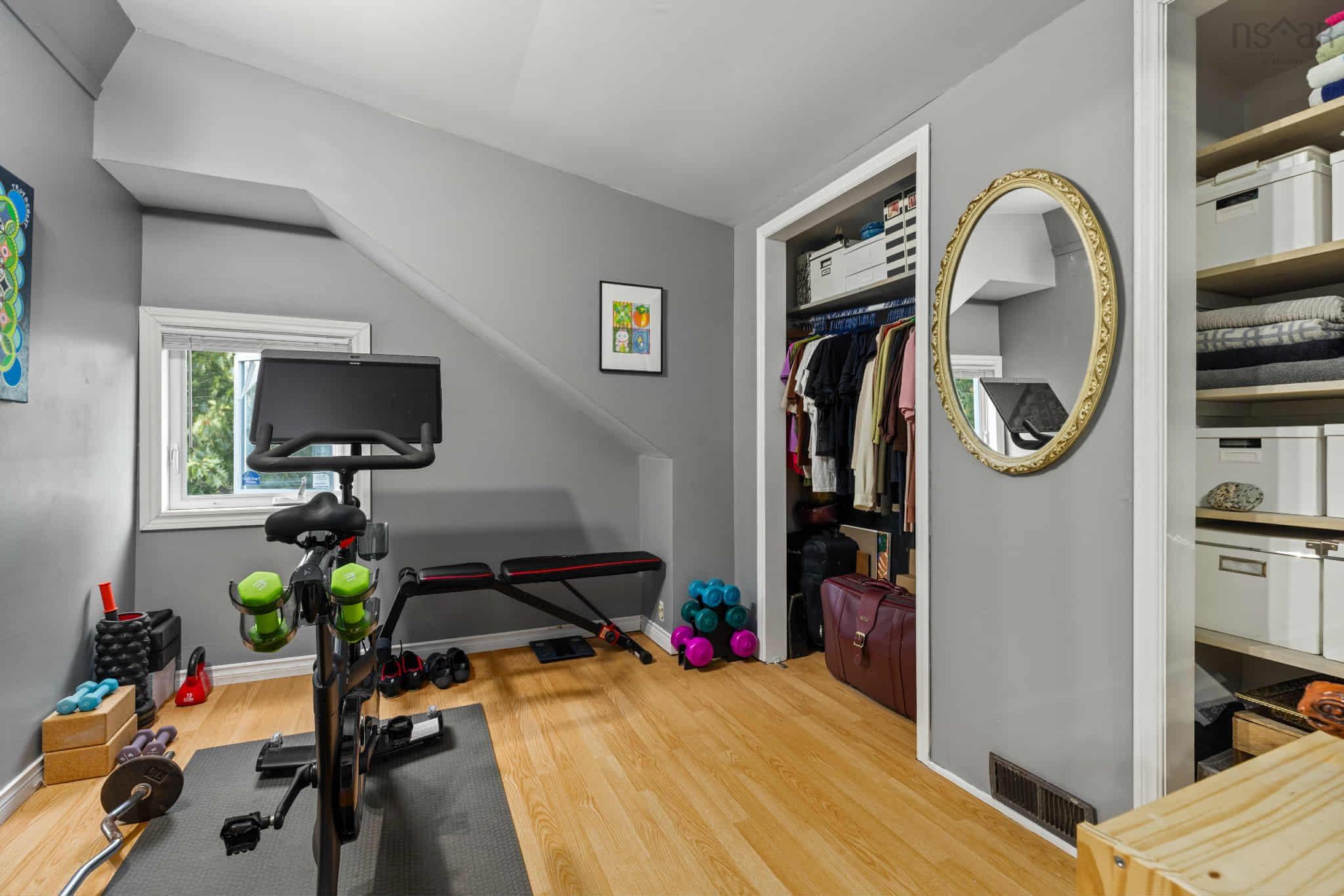 25 Joyce Avenue photo #14