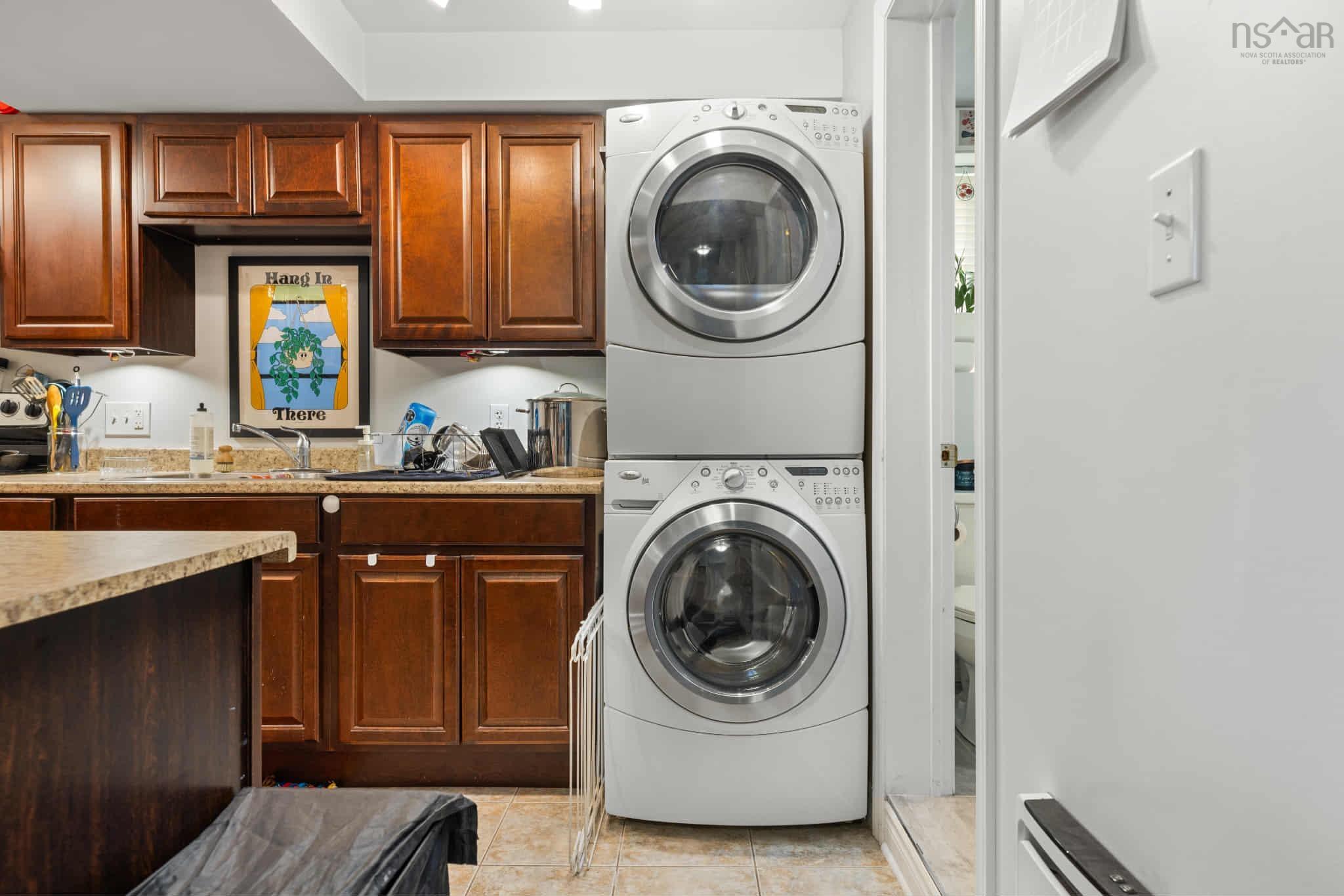 25 Joyce Avenue photo #18