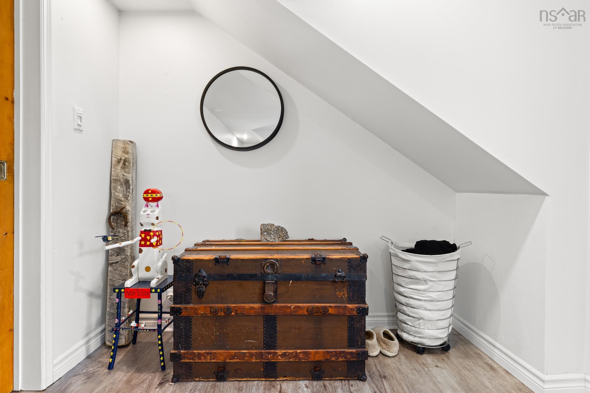 25 Joyce Avenue photo #27