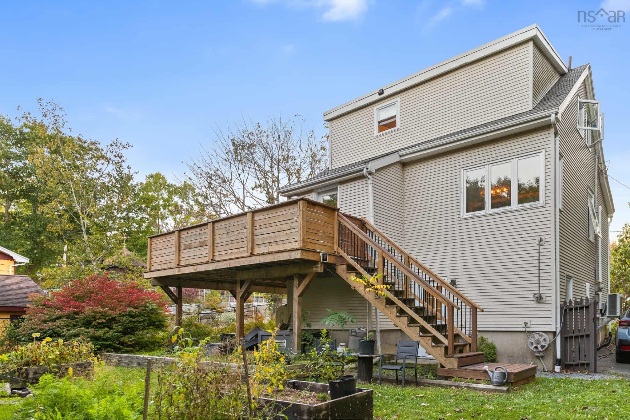 25 Joyce Avenue photo #29