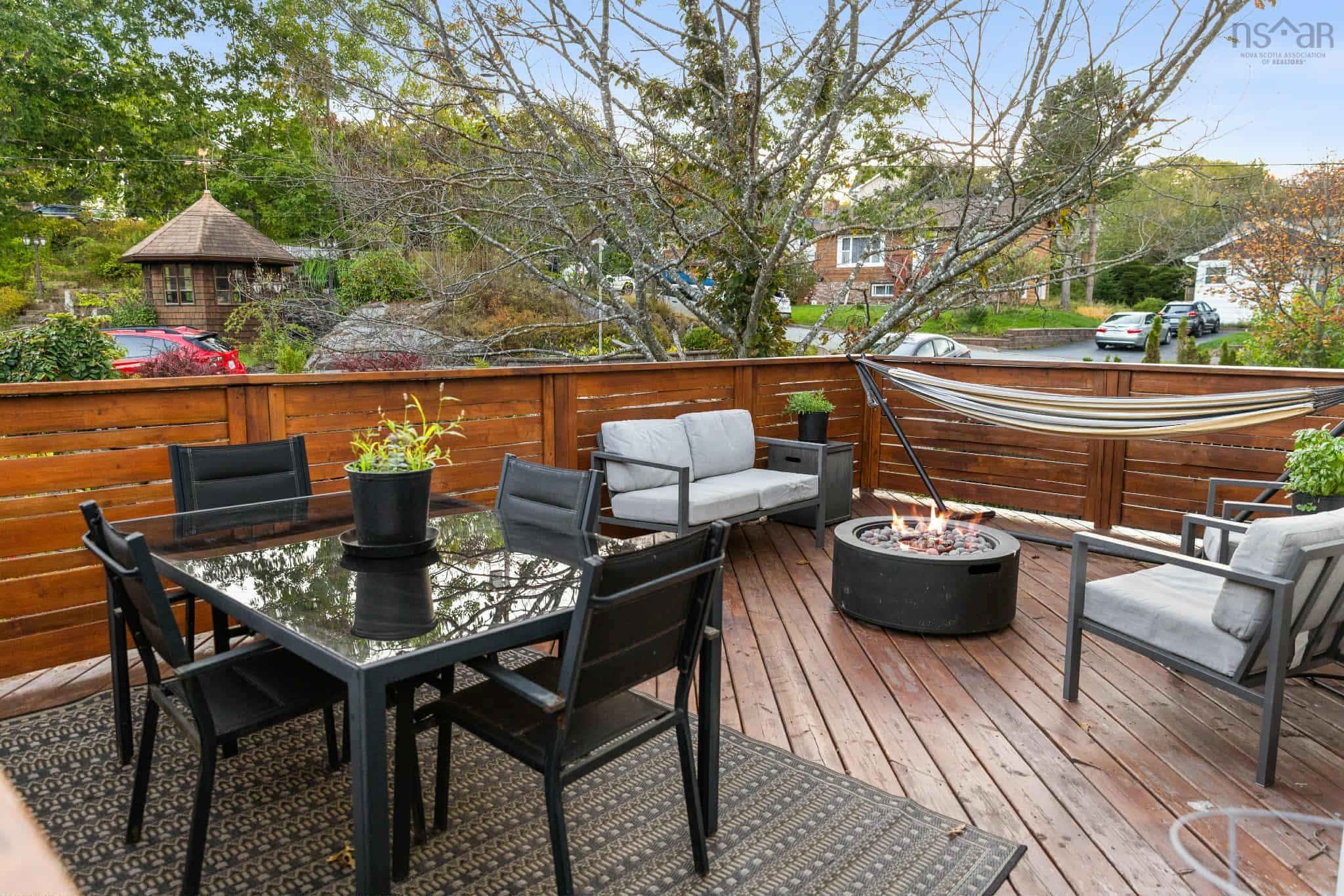 25 Joyce Avenue photo #30