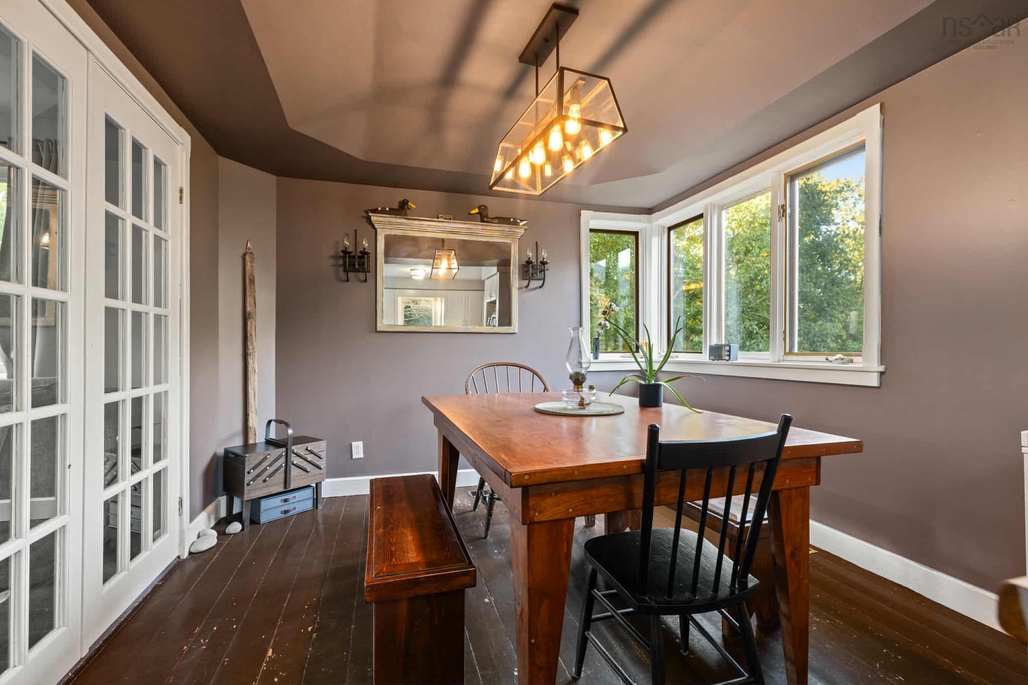 25 Joyce Avenue photo #8