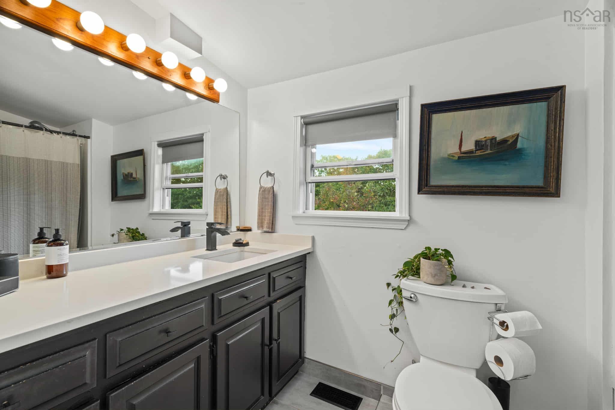 25 Joyce Avenue photo #9