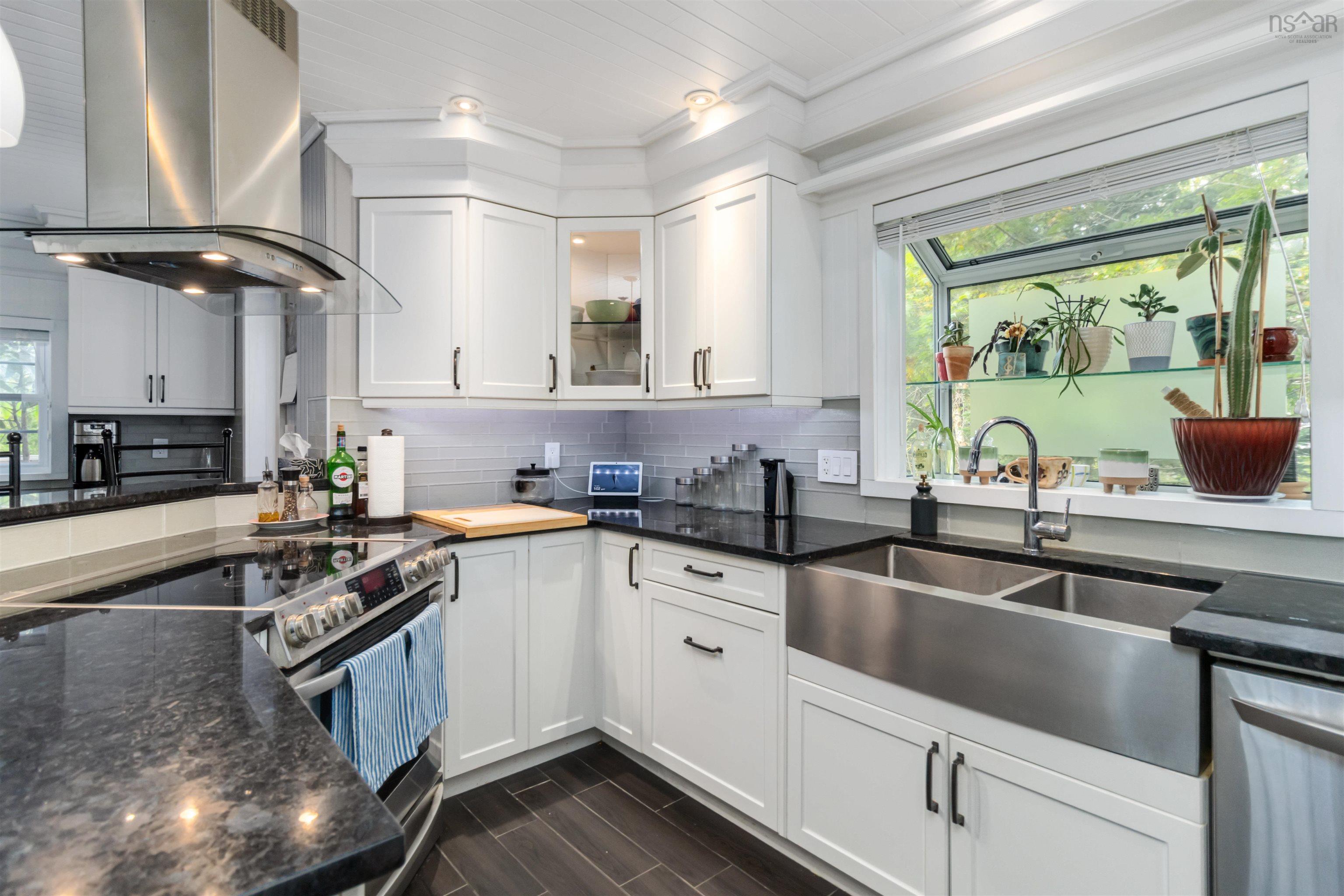 11278 Peggys Cove Road photo #12