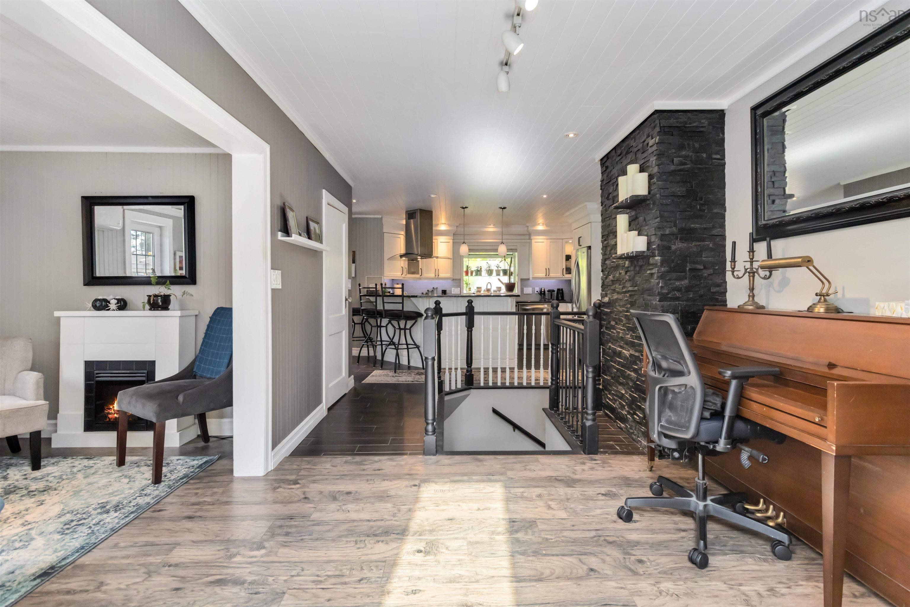 11278 Peggys Cove Road photo #22