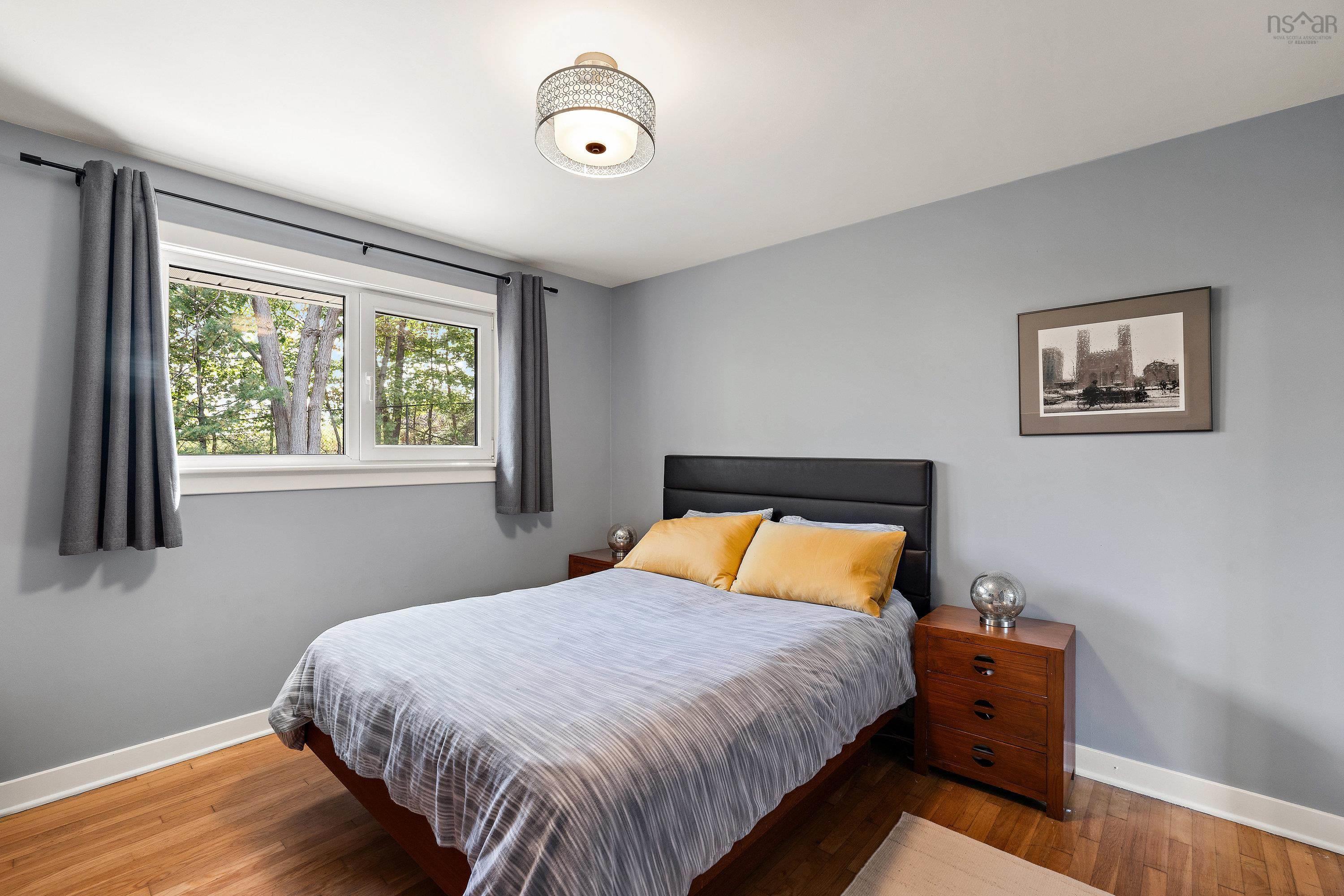 24 Canary Crescent photo #18