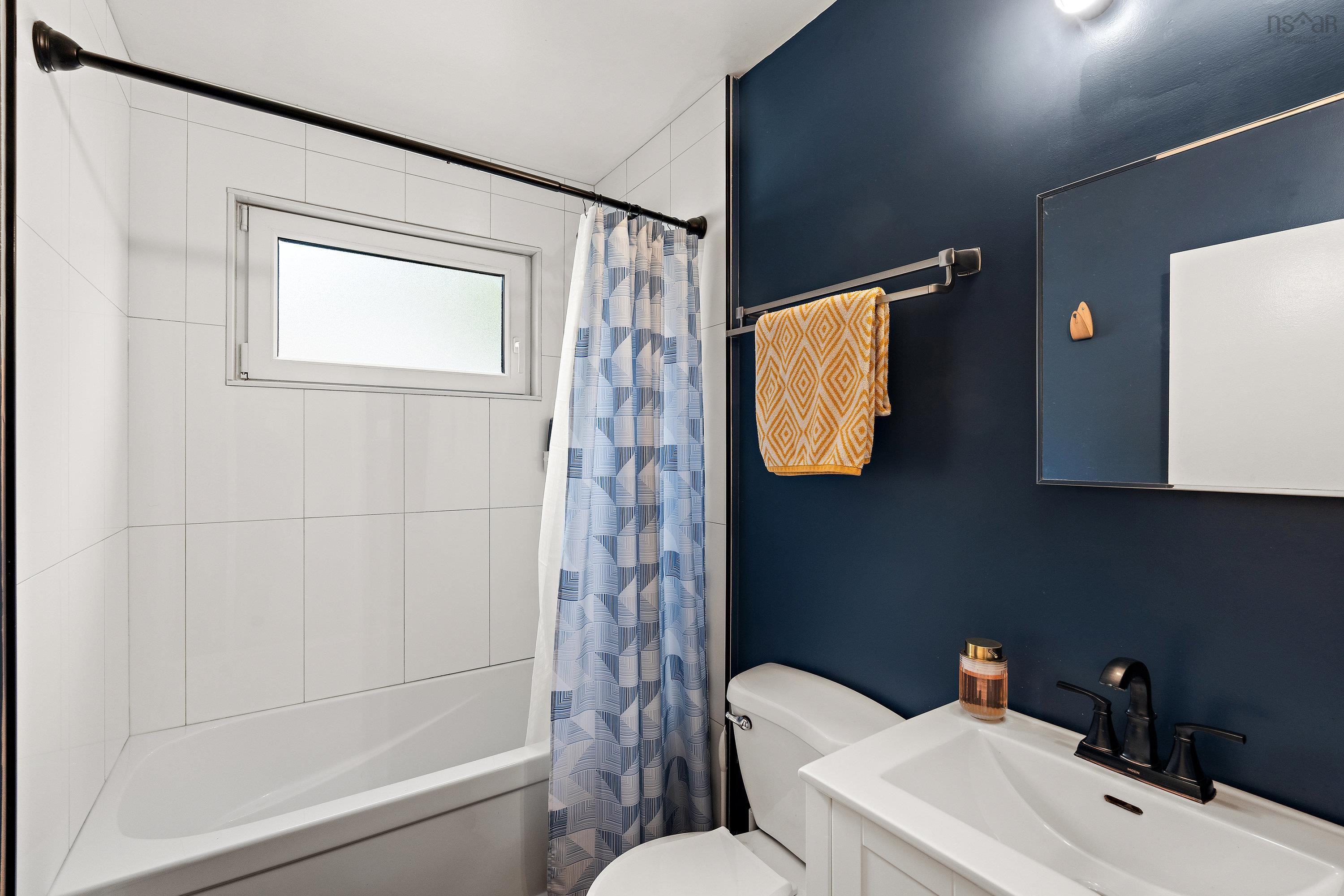 24 Canary Crescent photo #22