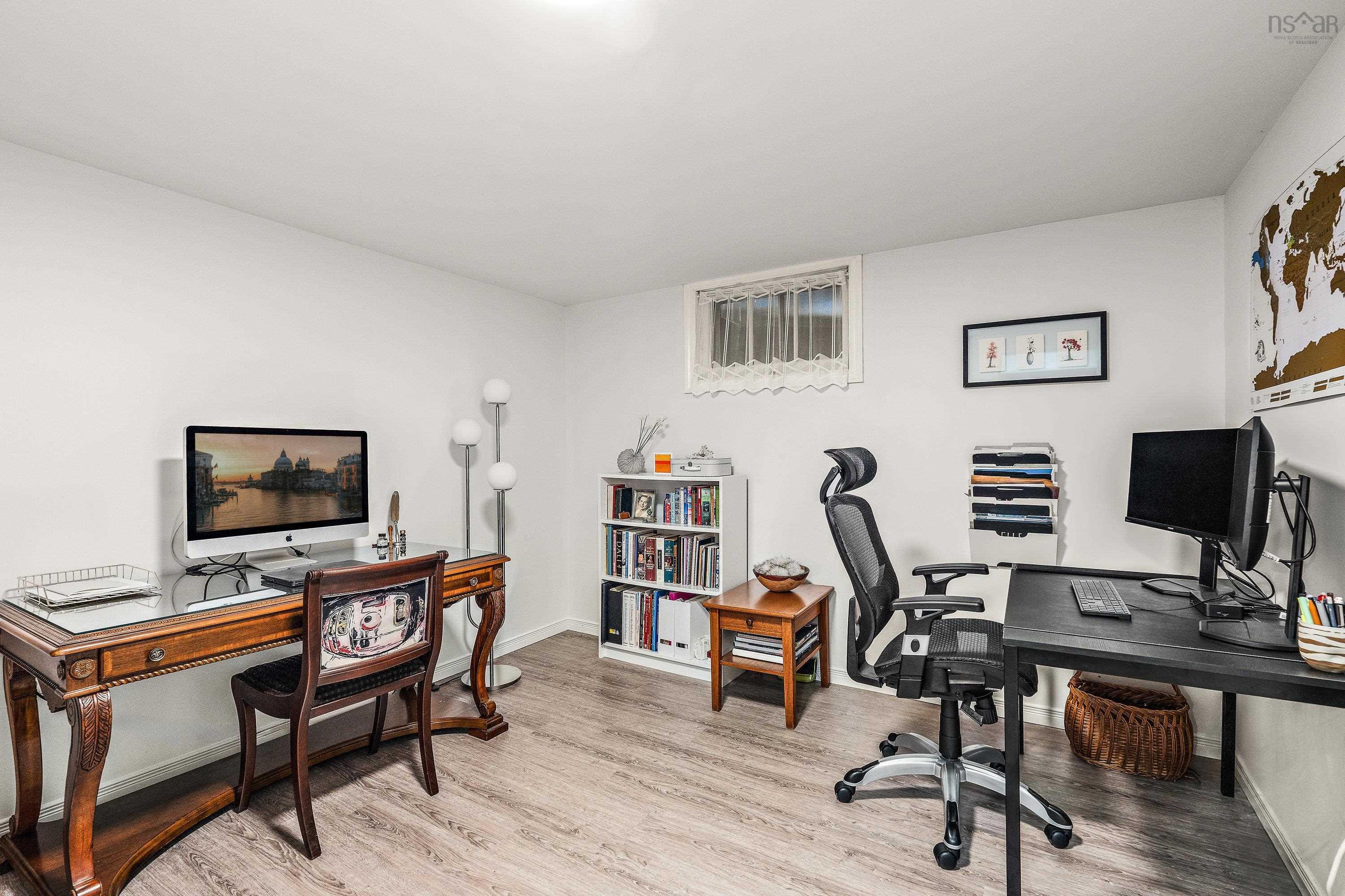 24 Canary Crescent photo #32