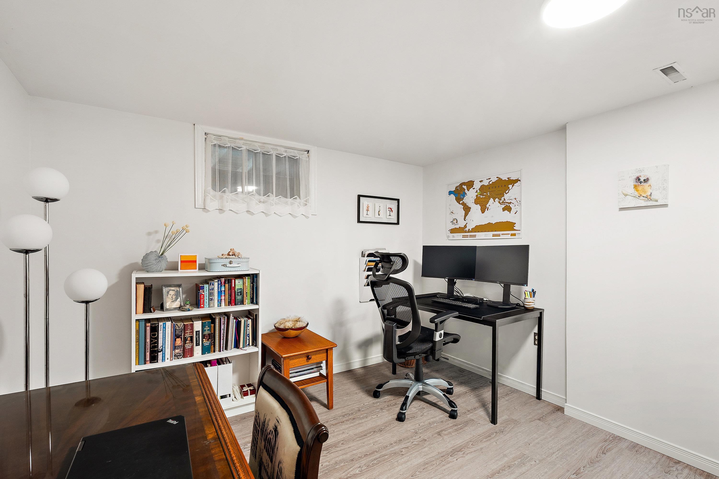 24 Canary Crescent photo #33