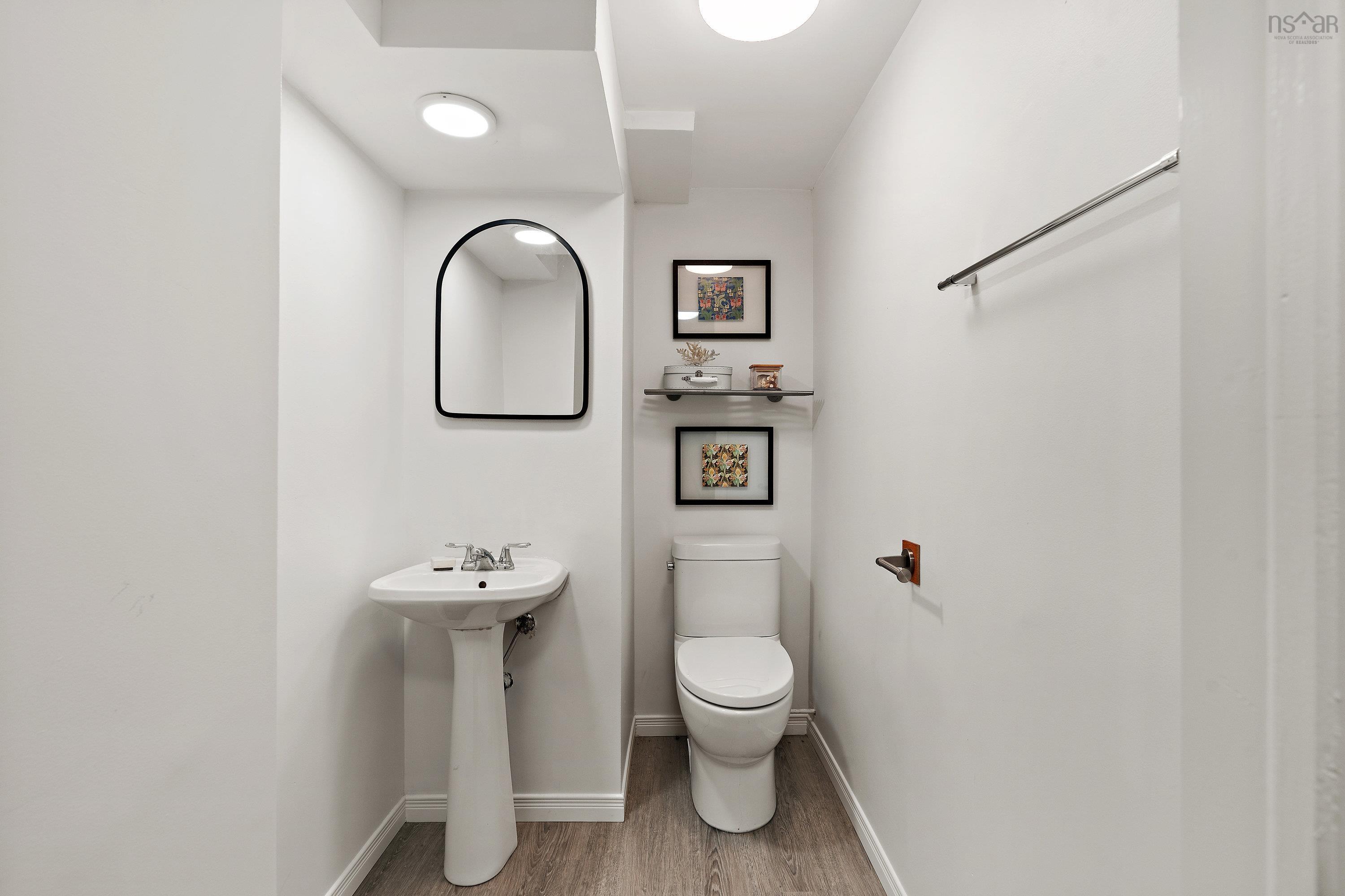 24 Canary Crescent photo #36