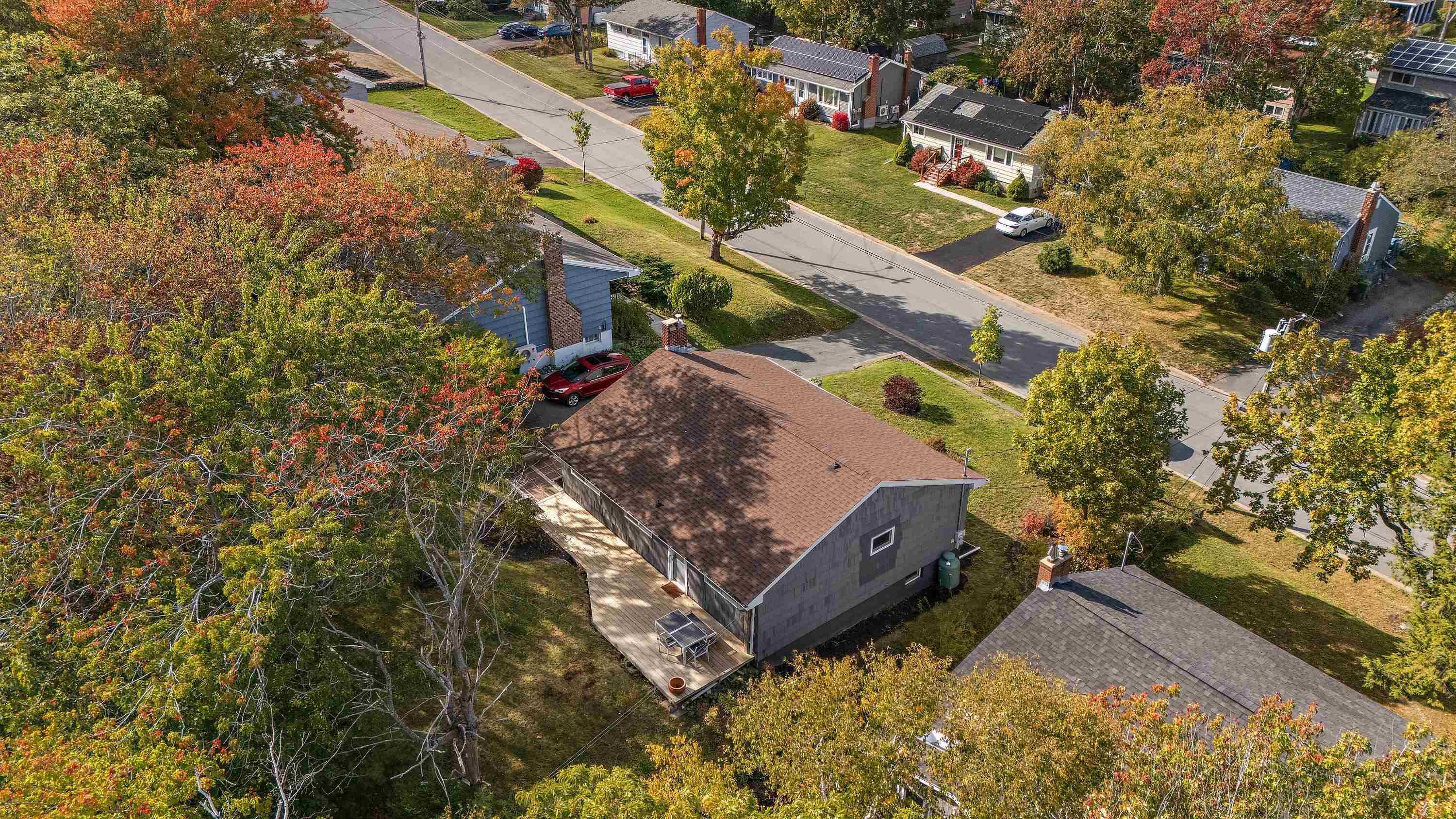 24 Canary Crescent photo #41