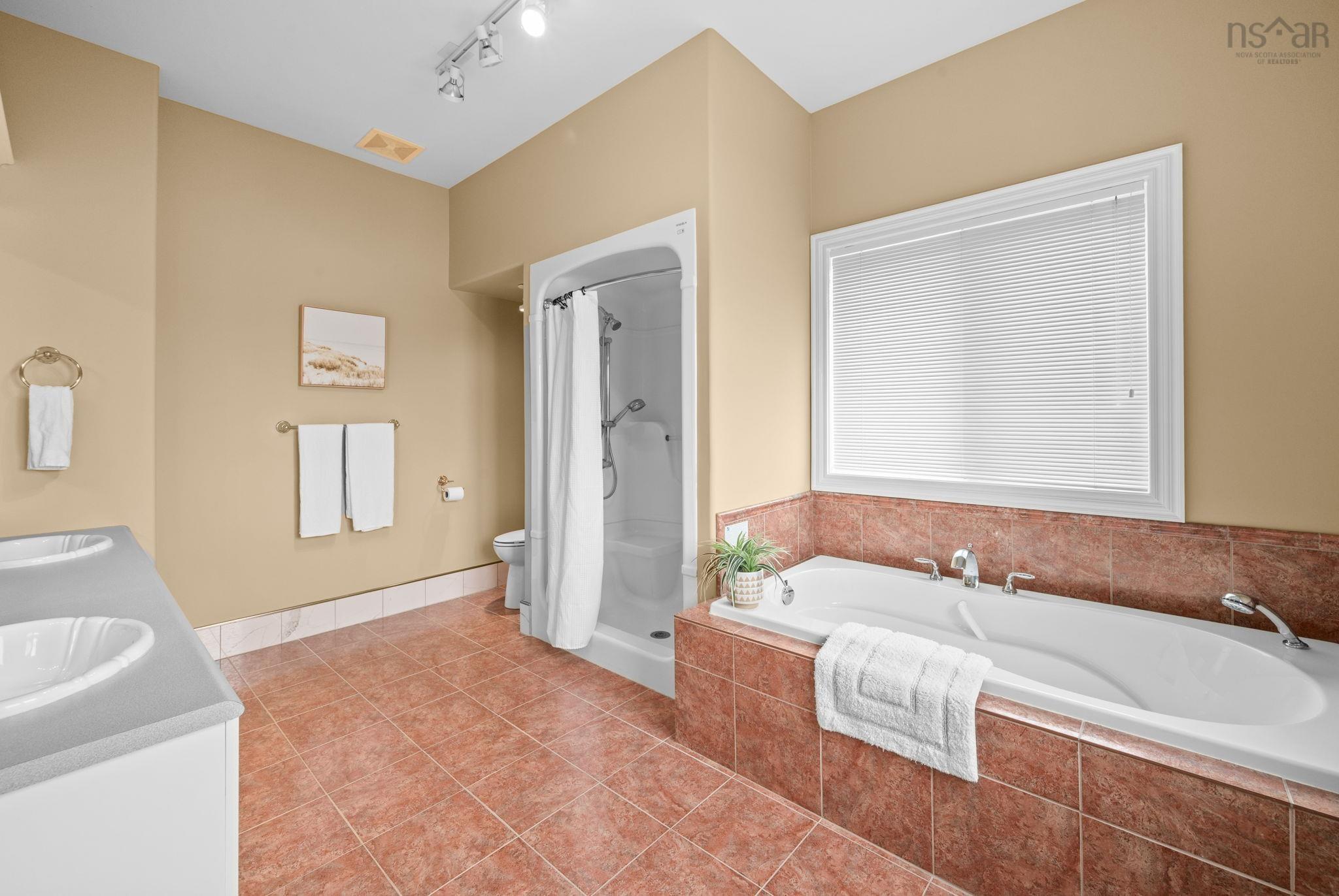 38 Lennox Road photo #32