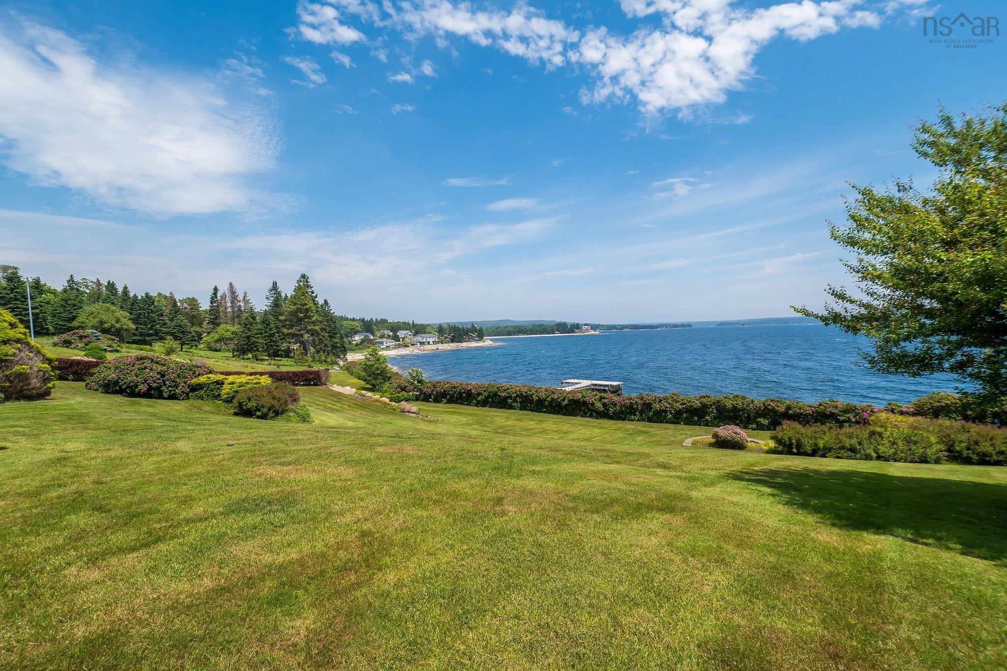 38 Lennox Road photo #43