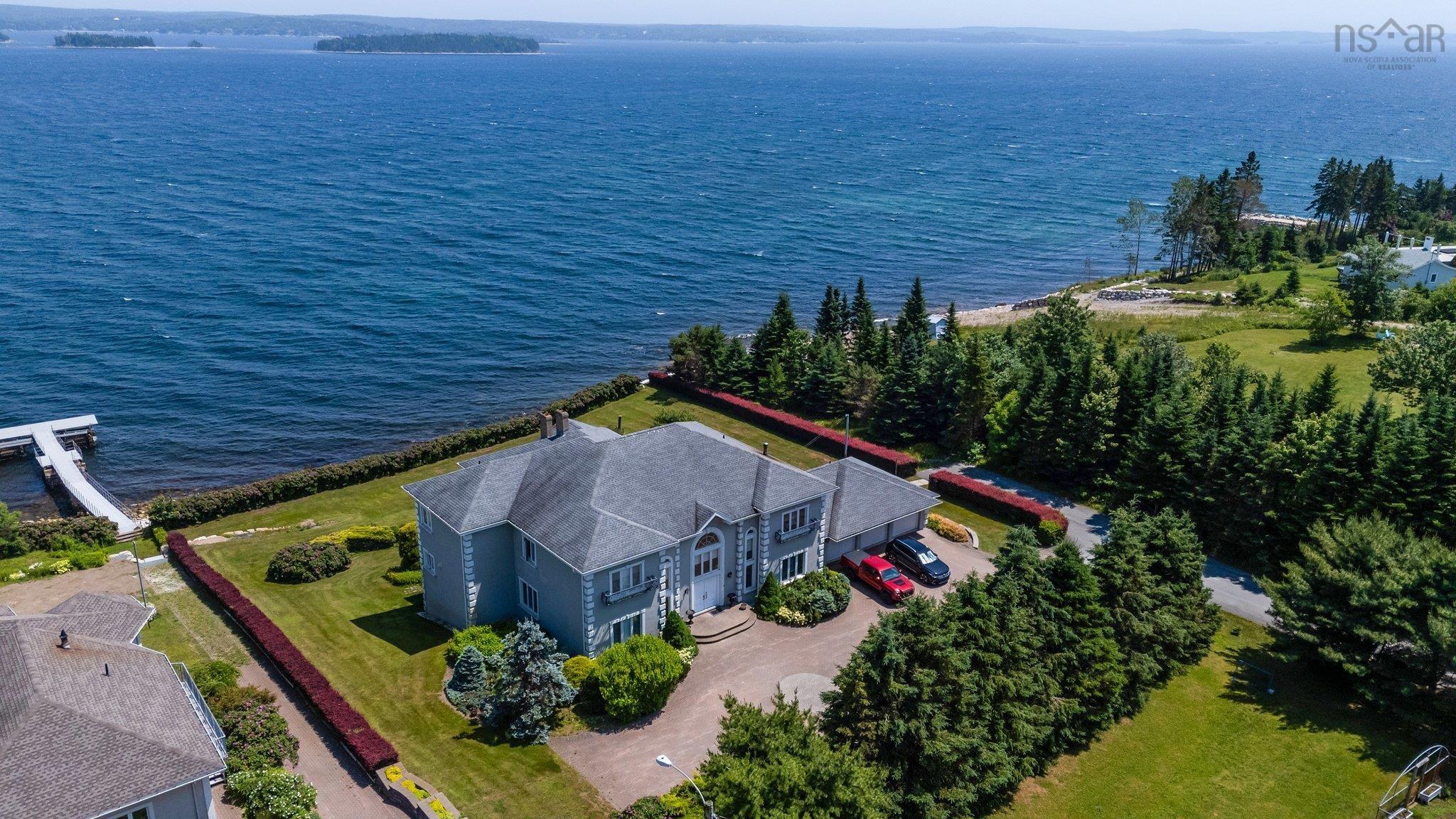 38 Lennox Road photo #46