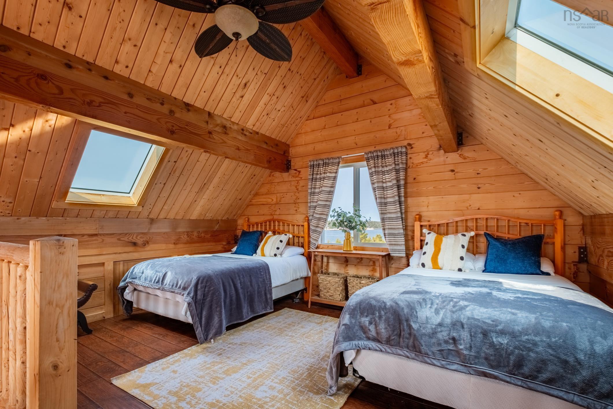 8 Simmons Island photo #18