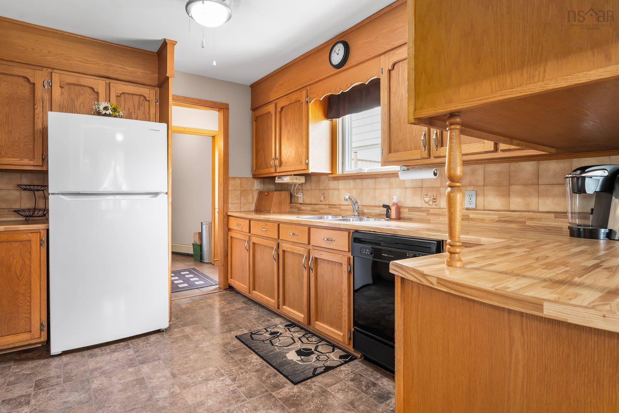 88 Armada Drive photo #15