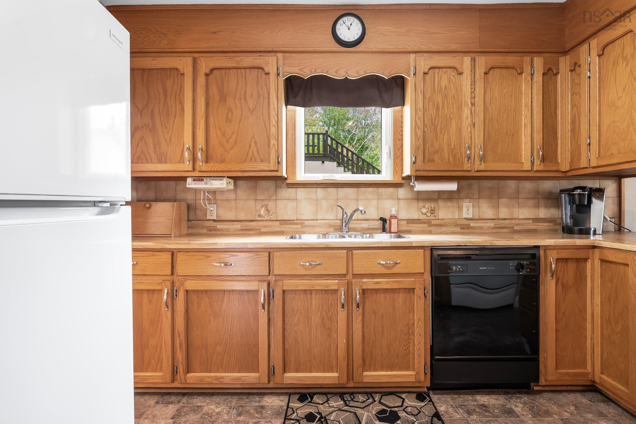 88 Armada Drive photo #16