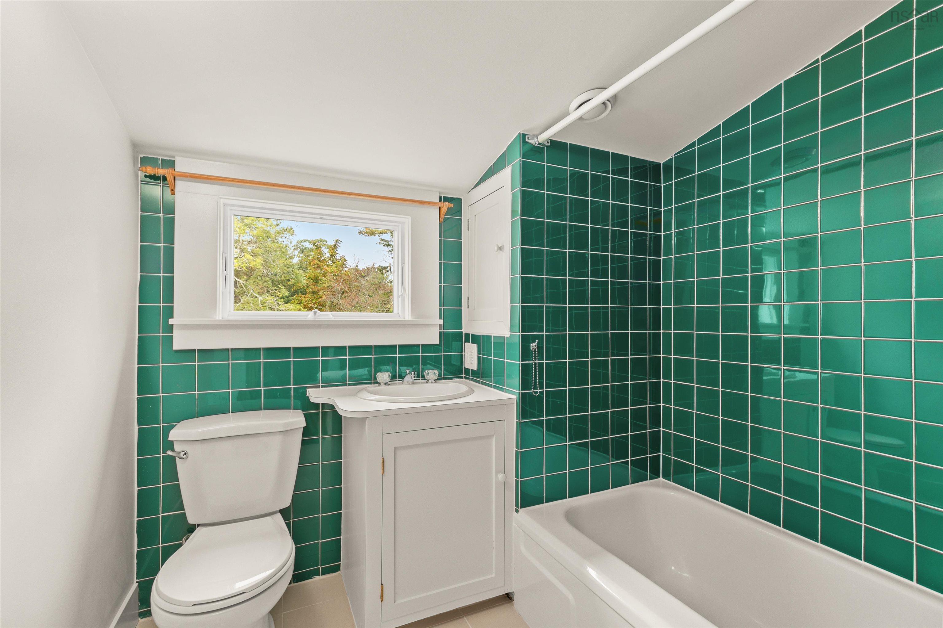 5845 Inglewood Drive photo #20