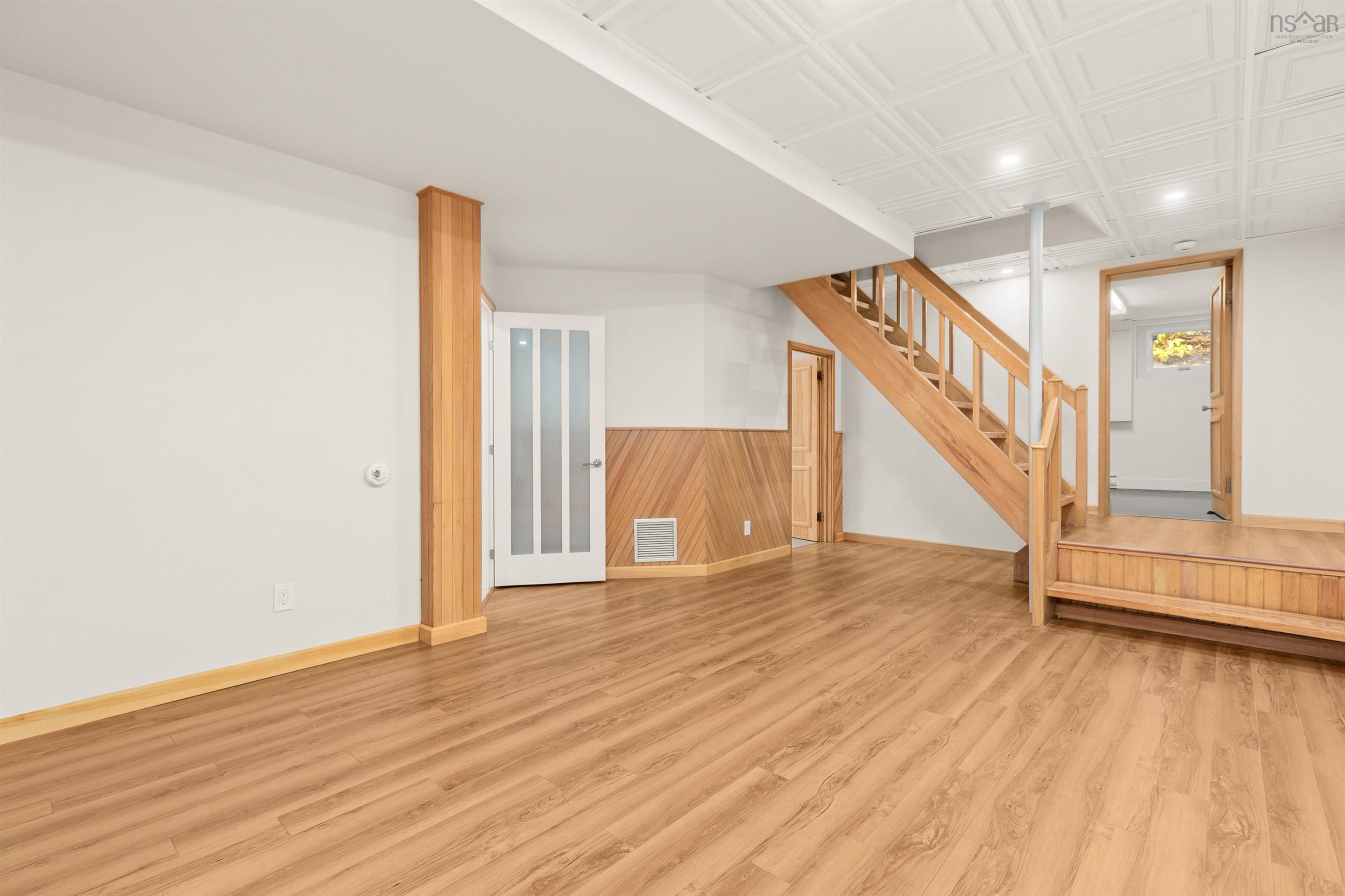 5845 Inglewood Drive photo #22