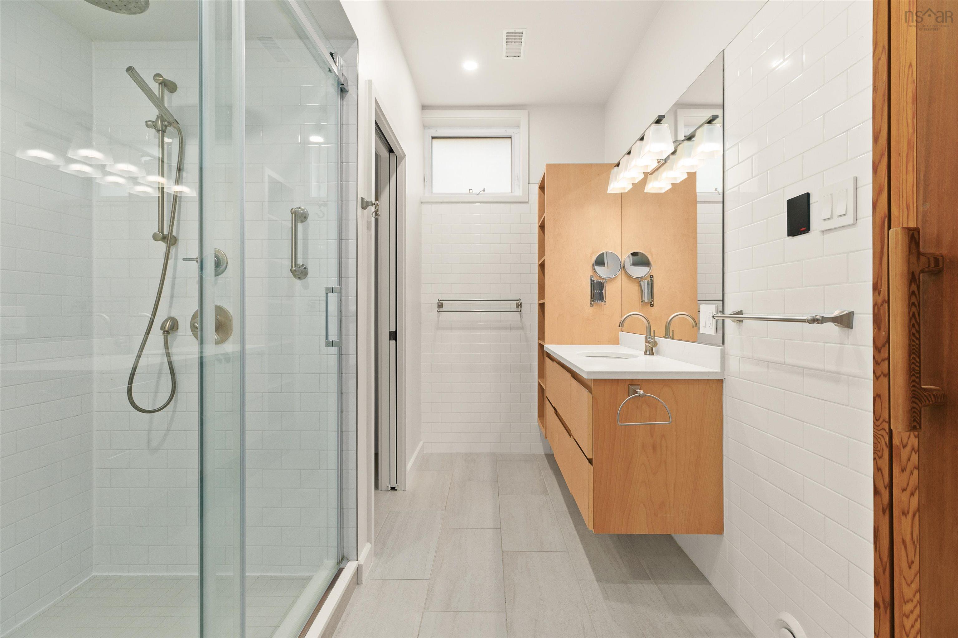 5845 Inglewood Drive photo #24