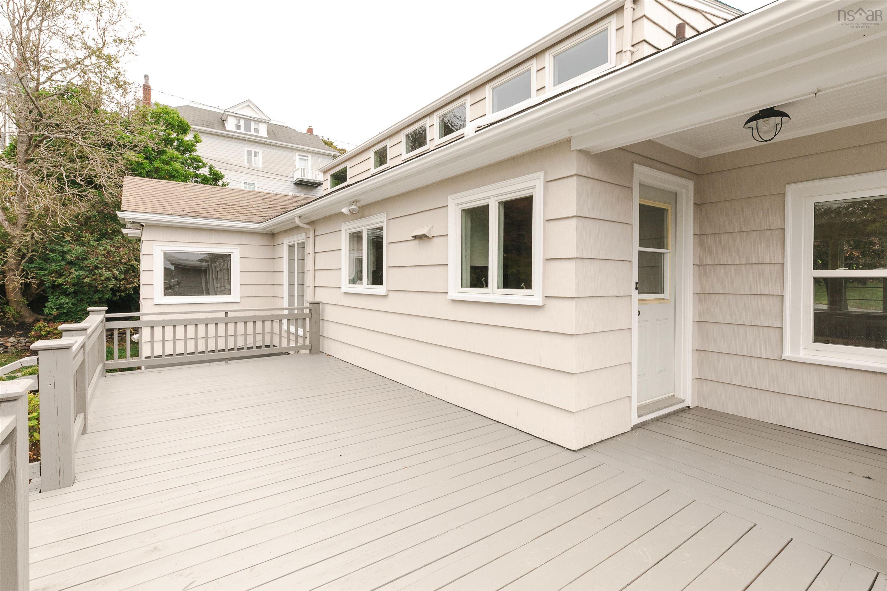 5845 Inglewood Drive photo #28