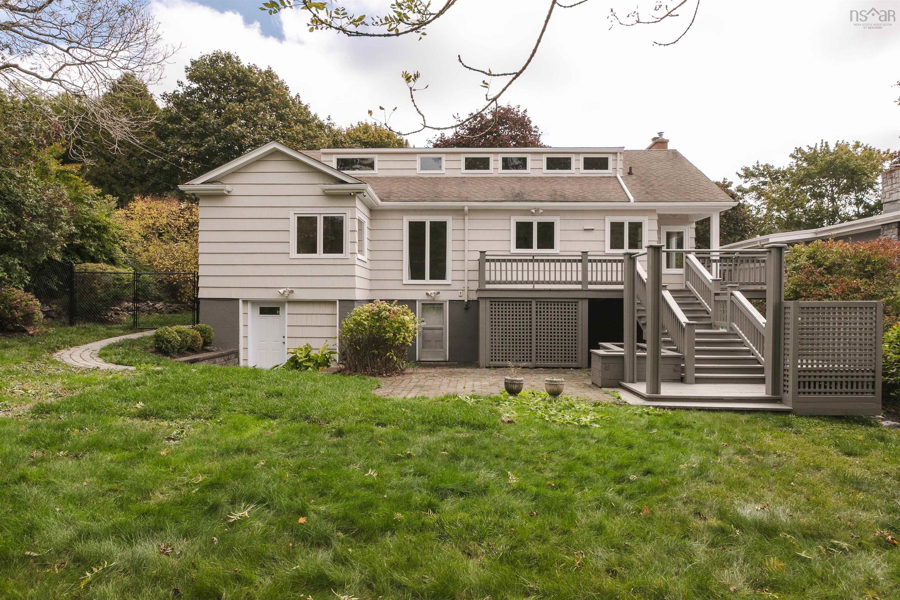 5845 Inglewood Drive photo #29