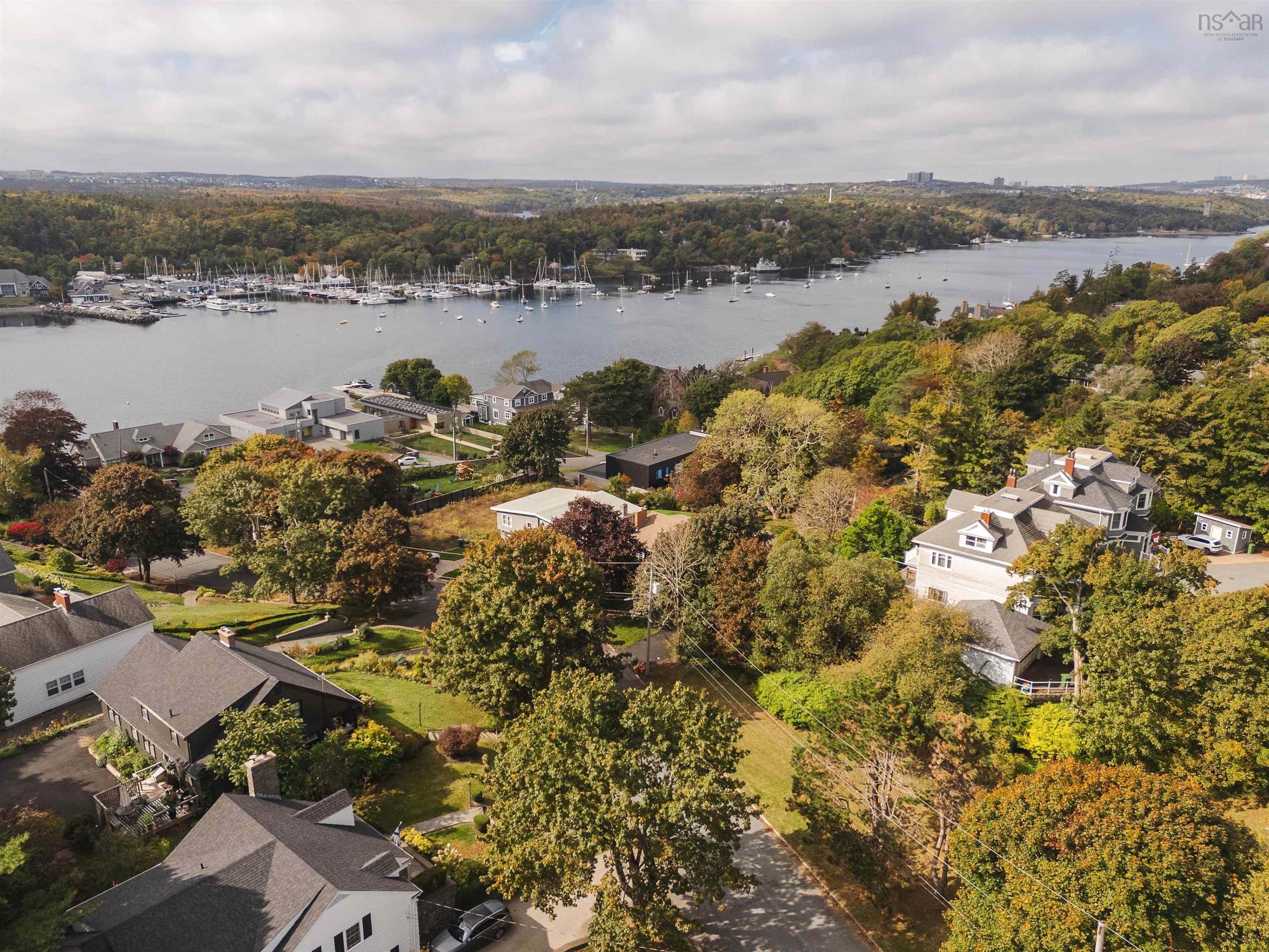 5845 Inglewood Drive photo #4