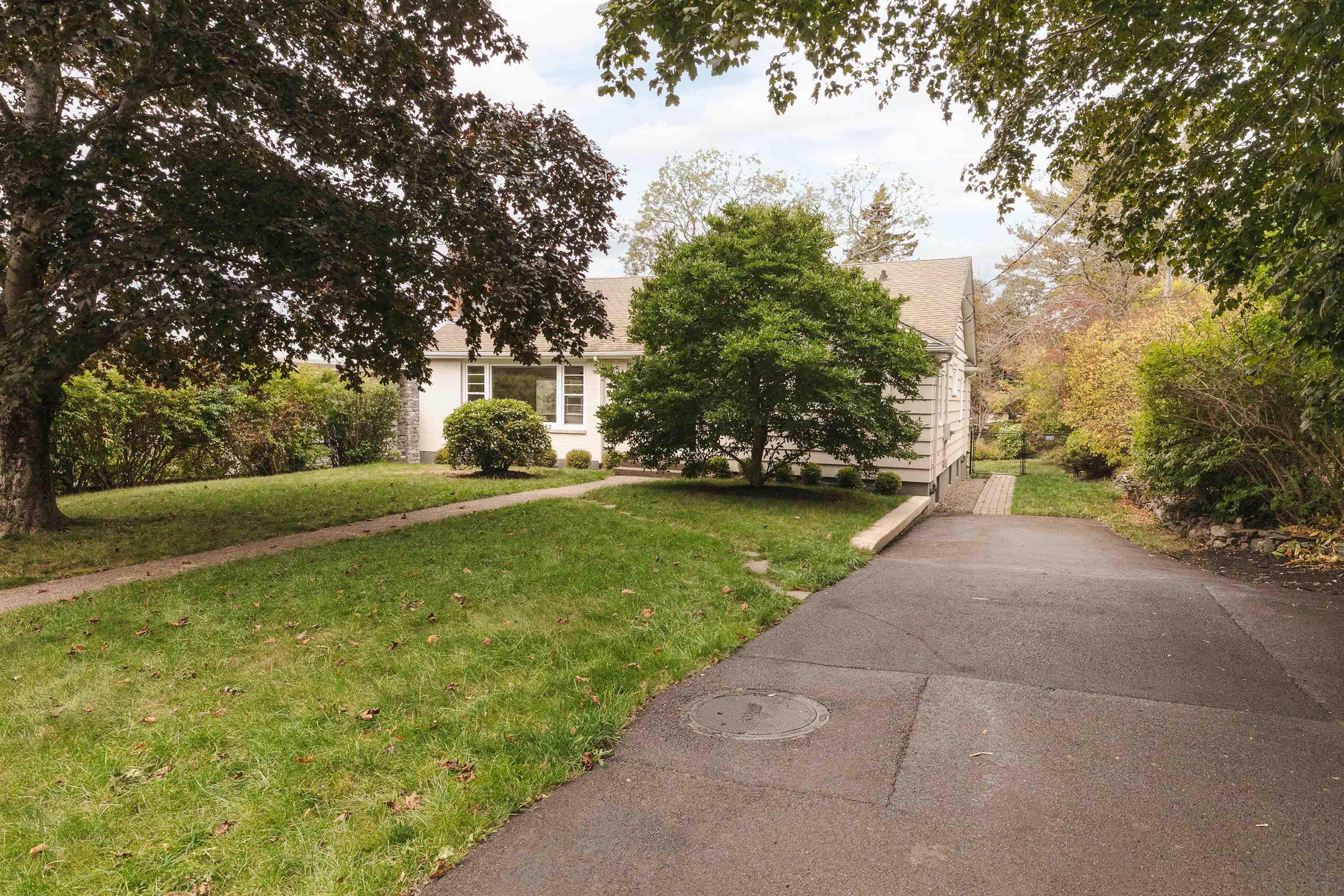 5845 Inglewood Drive photo #31