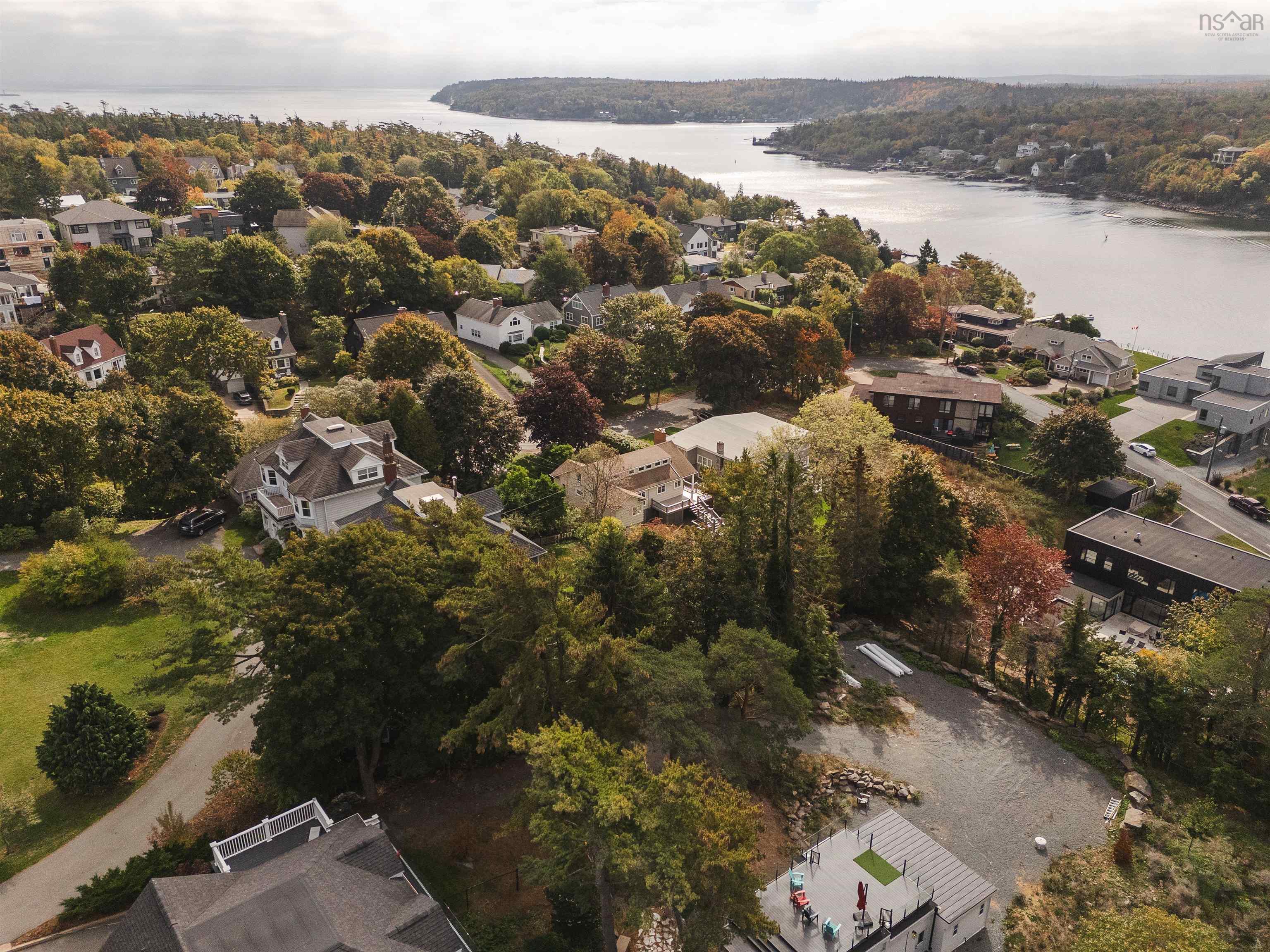 5845 Inglewood Drive photo #33