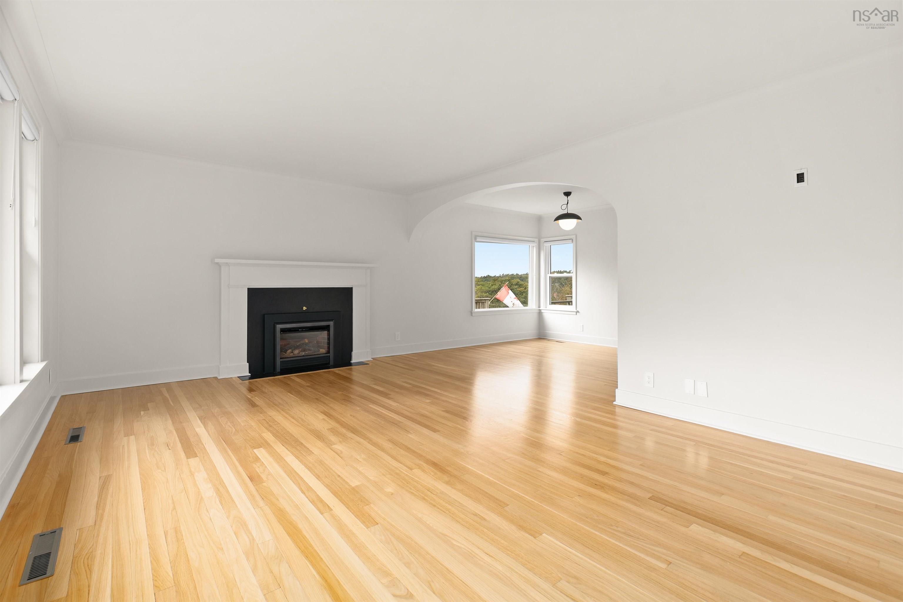 5845 Inglewood Drive photo #38