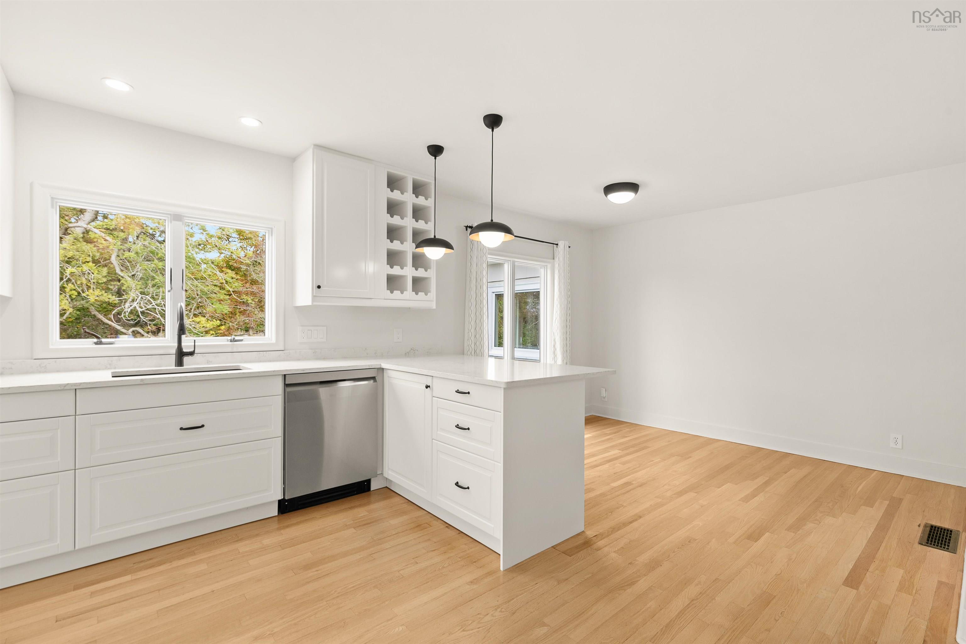 5845 Inglewood Drive photo #40