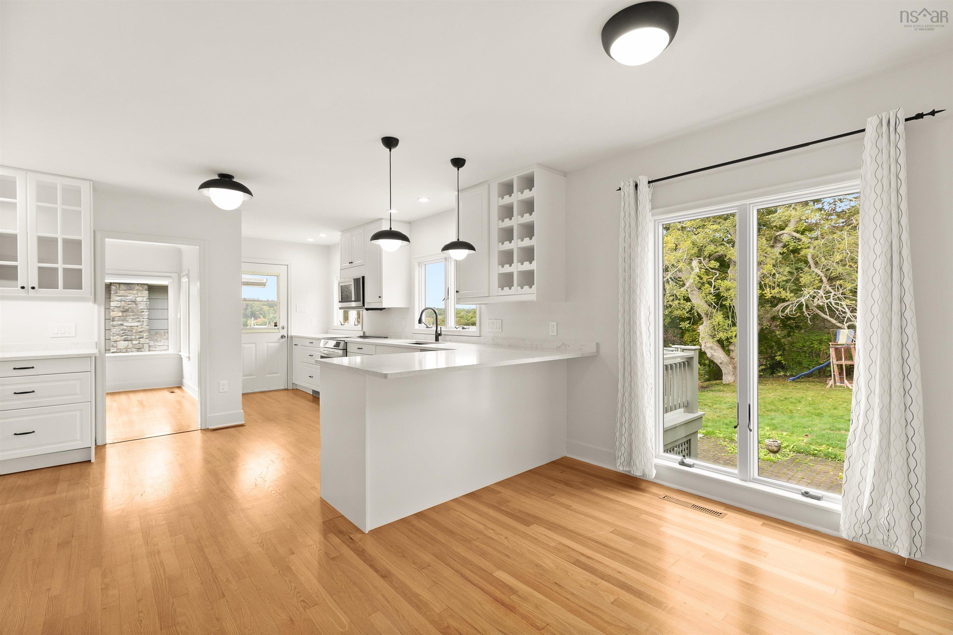 5845 Inglewood Drive photo #41