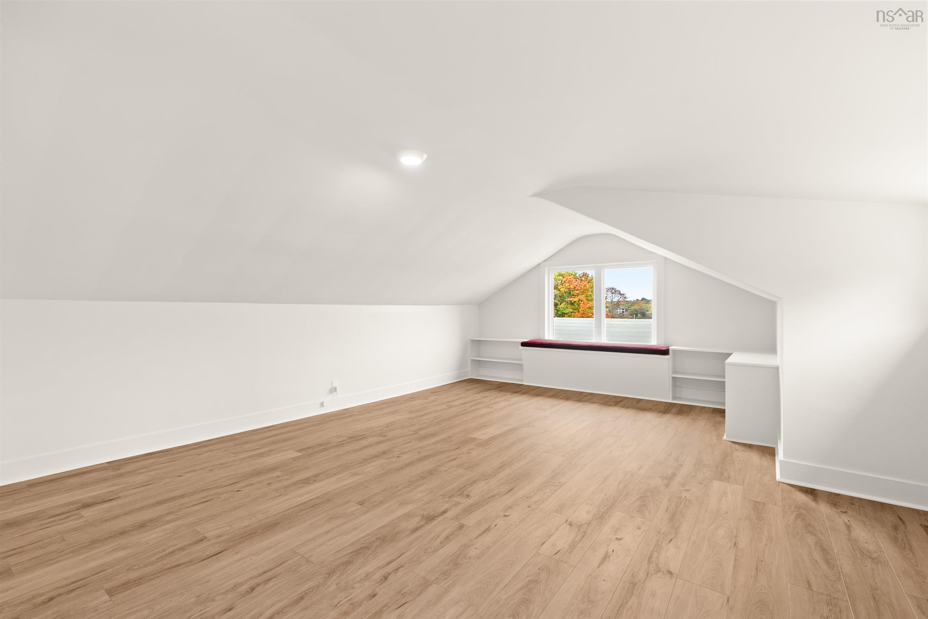 5845 Inglewood Drive photo #46