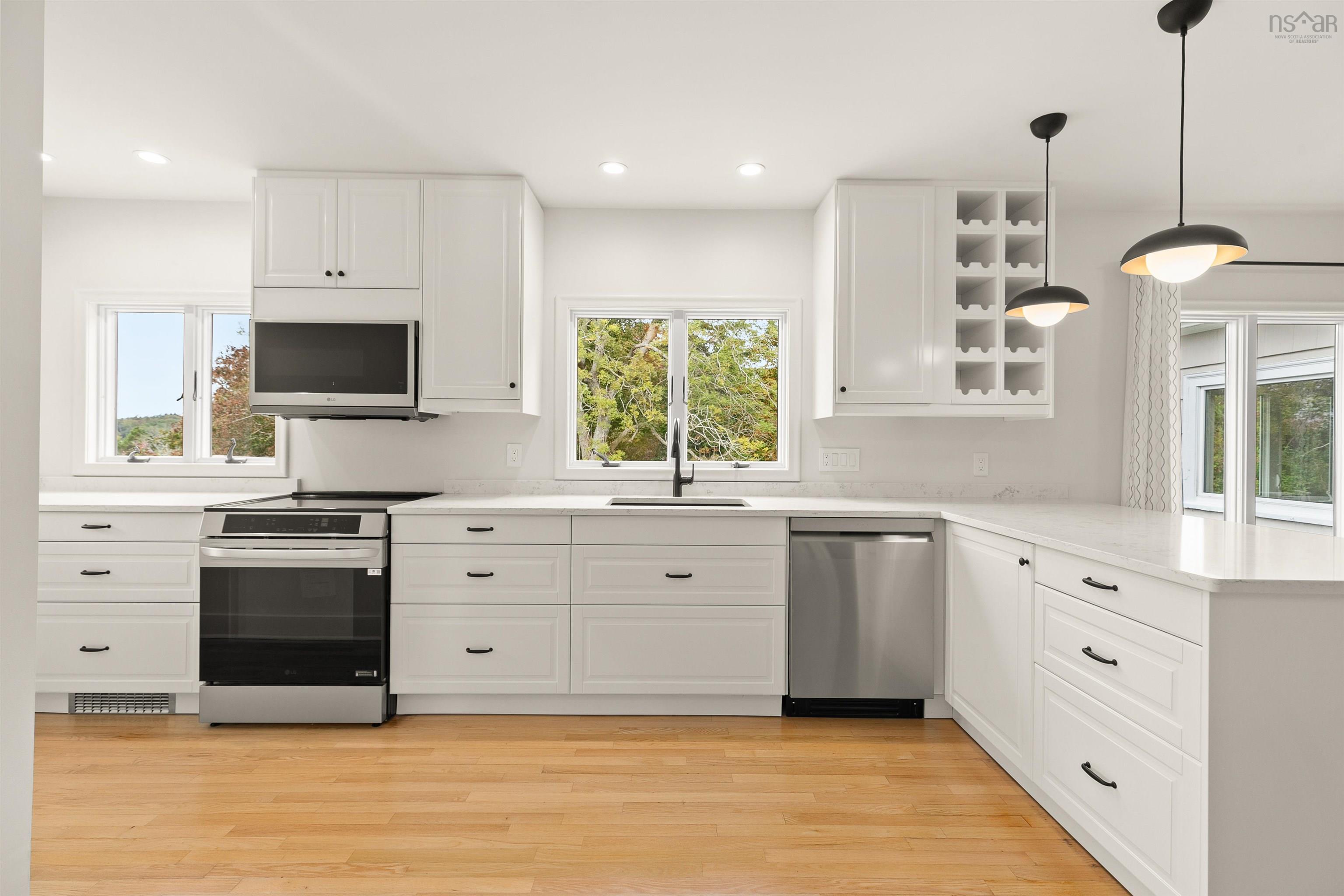 5845 Inglewood Drive photo #8