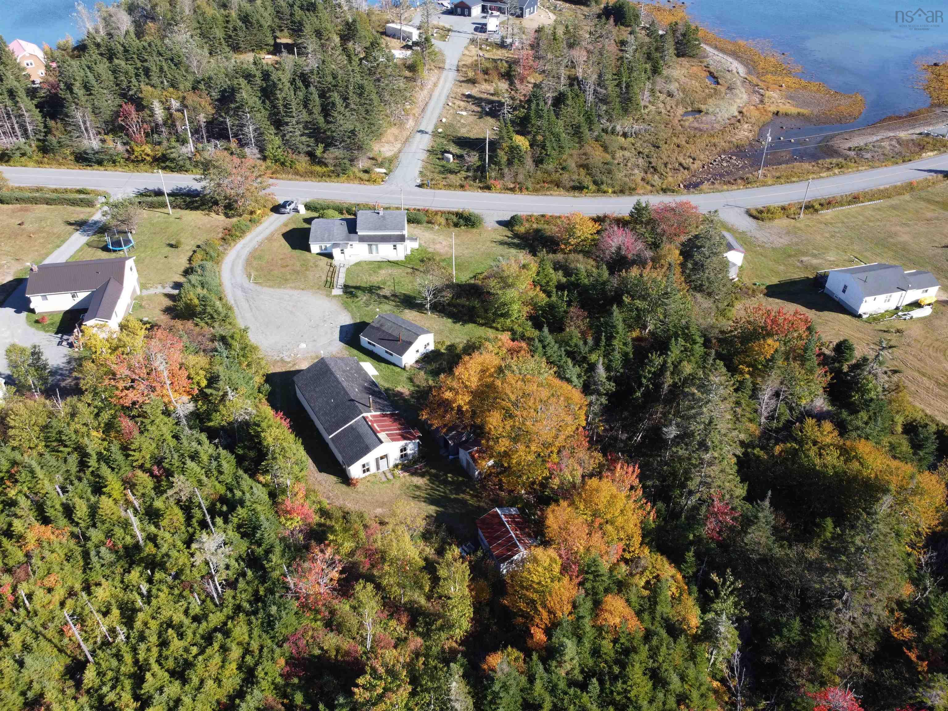 46 Beaver Harbour Road photo #3