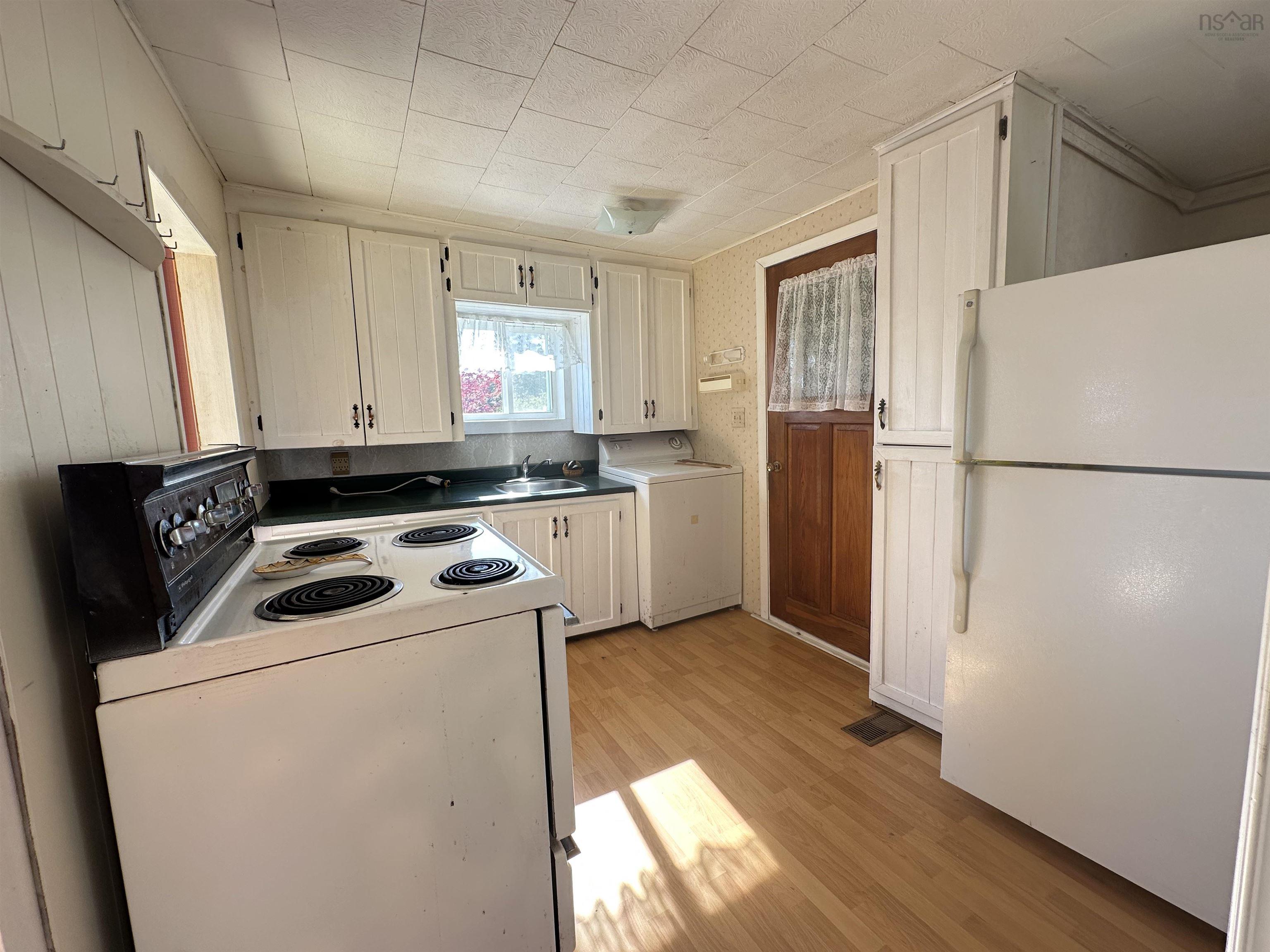 46 Beaver Harbour Road photo #28