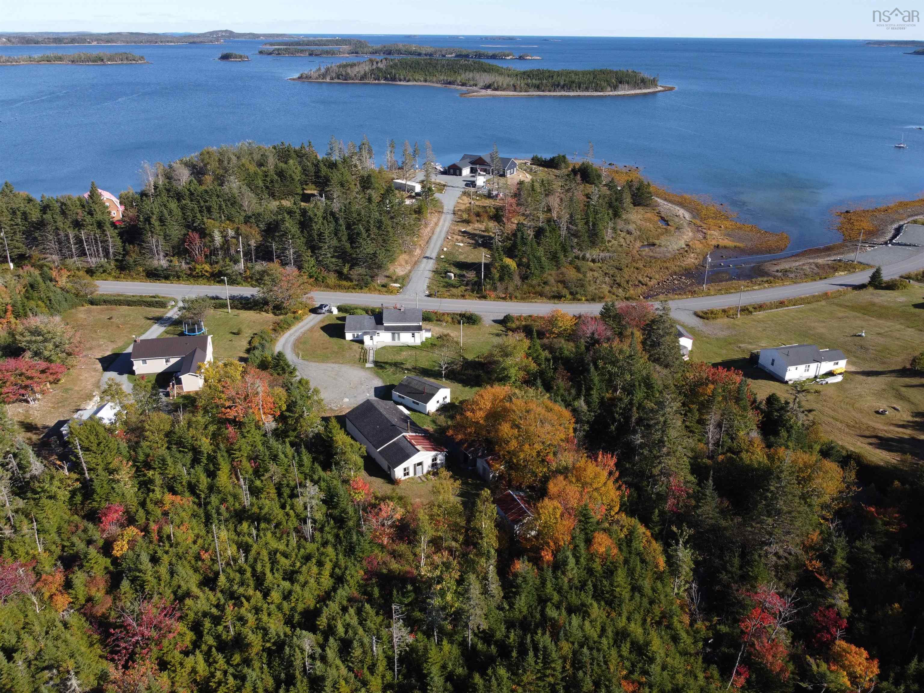 46 Beaver Harbour Road photo #4