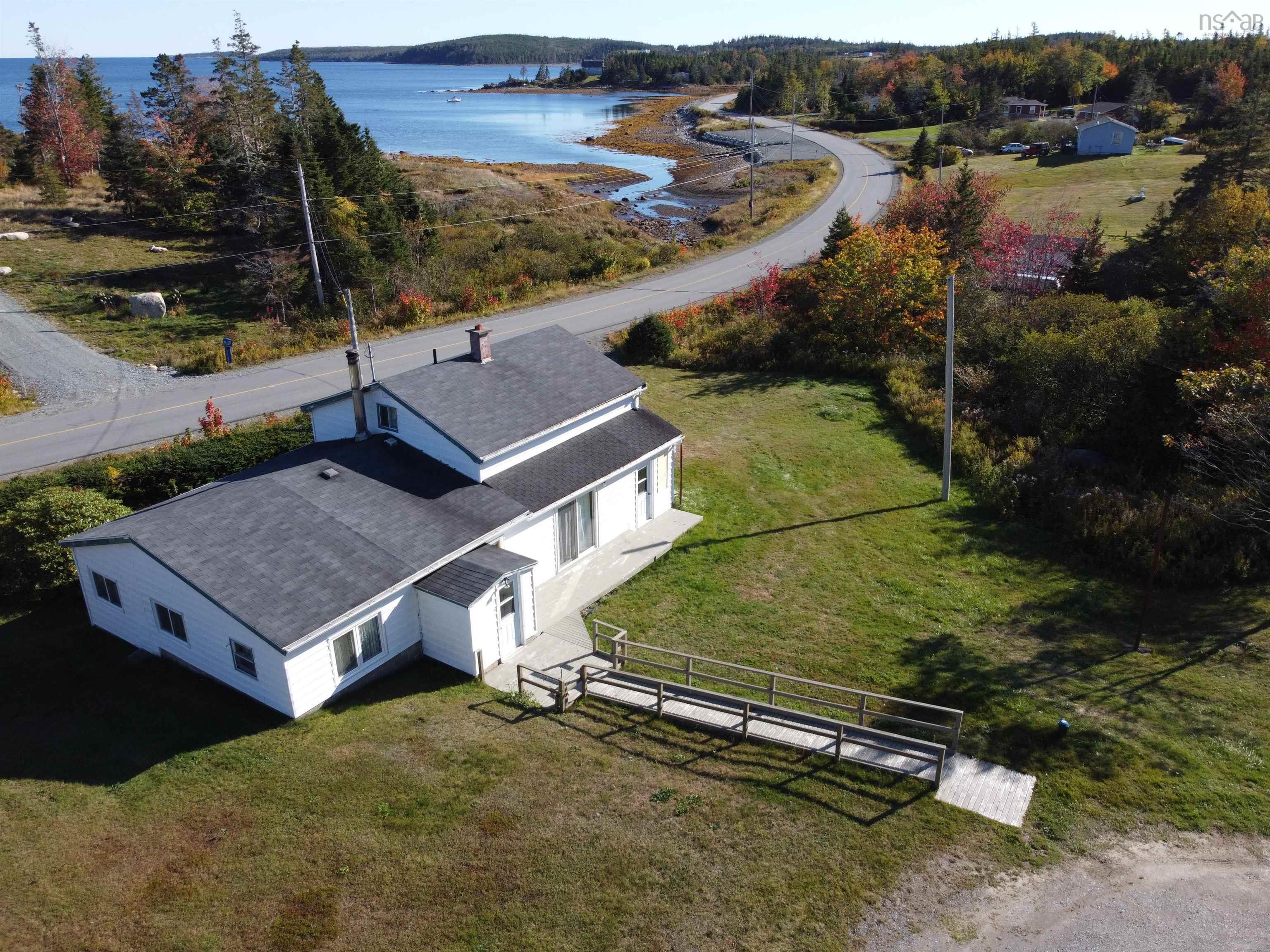 46 Beaver Harbour Road photo #6