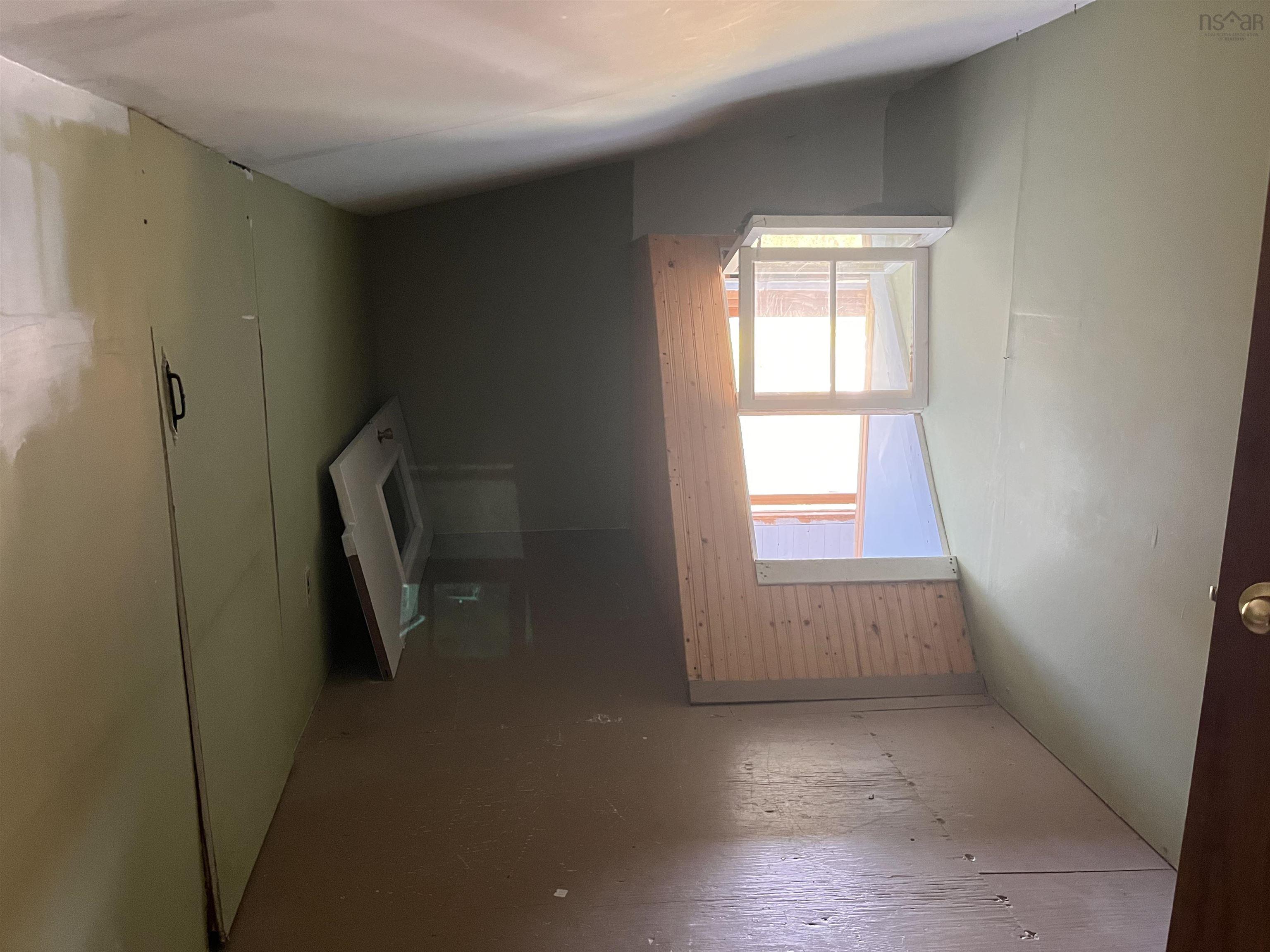 155 Old Sambro Road photo #18