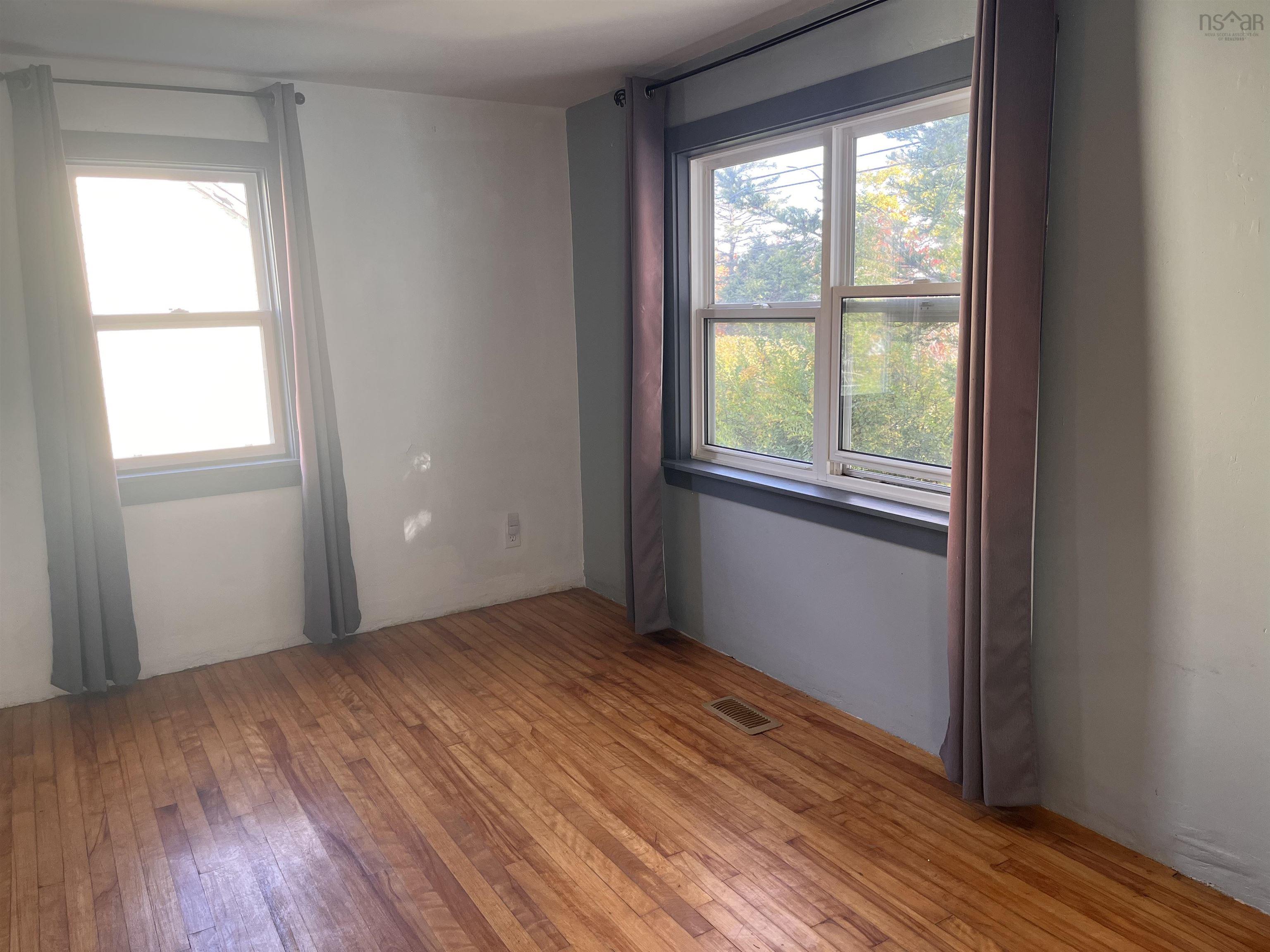 155 Old Sambro Road photo #7