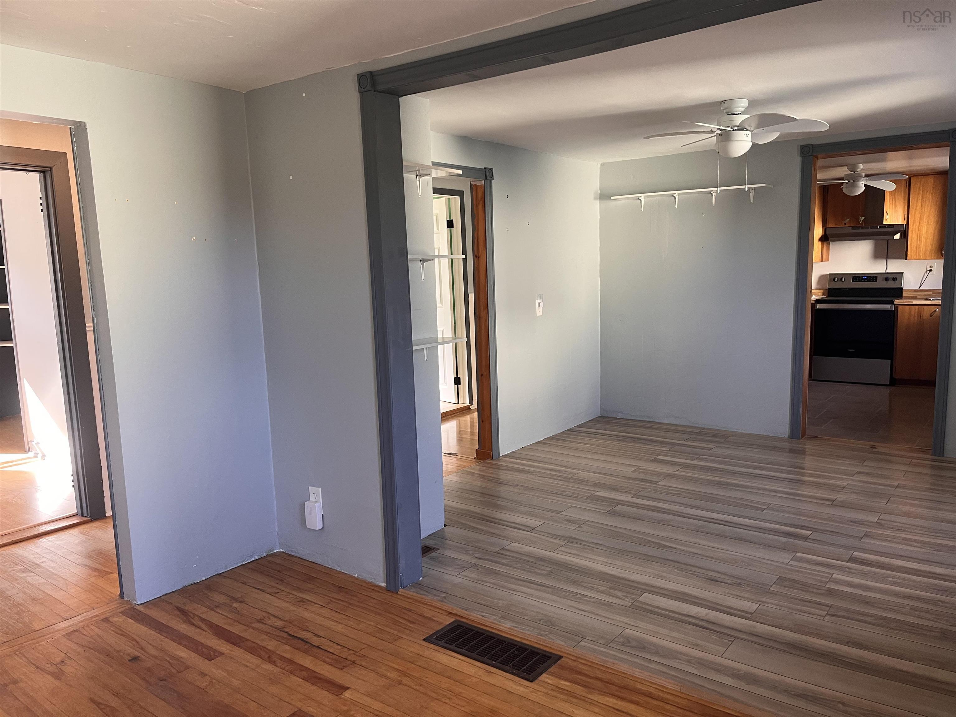 155 Old Sambro Road photo #9